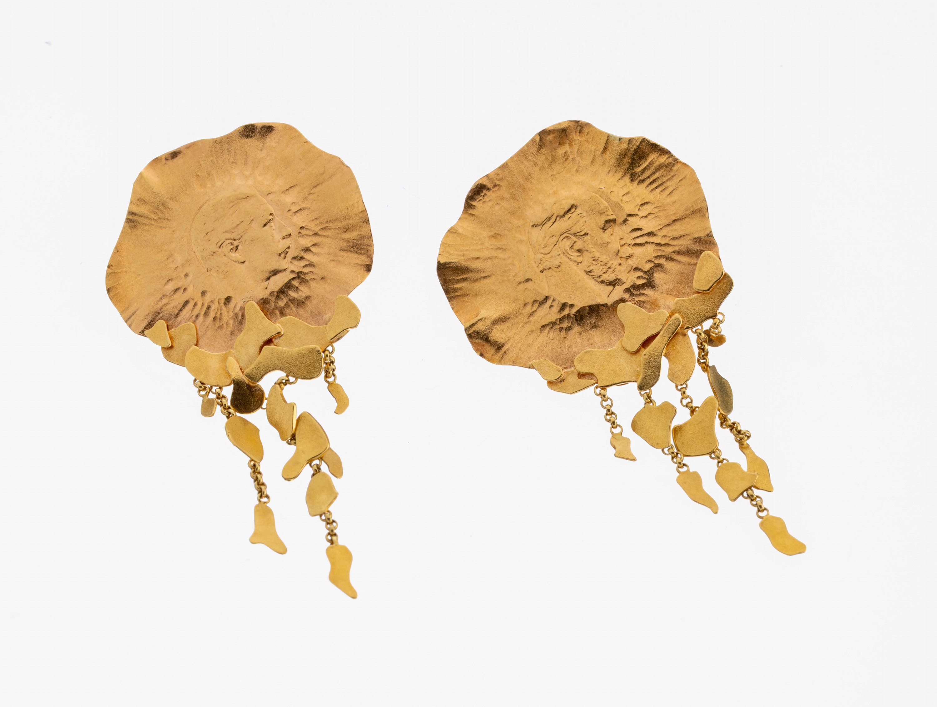 Paar 21.6 kt Gold Ohrstecker, GG 900/000, lt. Einlieferer Anfertigung durch EHINGER SCHWARZ, aus alten Reichsmark-Goldmünzen gefertigt, gewalzte ...
