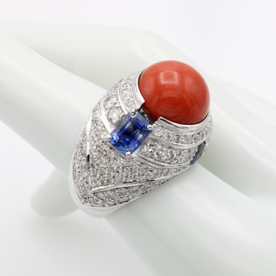 26951406a - Ring mit Koralle, Saphiren und Brillanten, WG 585/000, bauchiger, hoher Ringkopf, ...