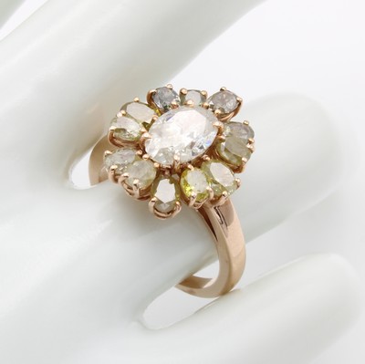 26951408b - Ring mit Diamanten, RG 585/000, mittig ovaler, fac. Diam. ca. 1.55 ct ...