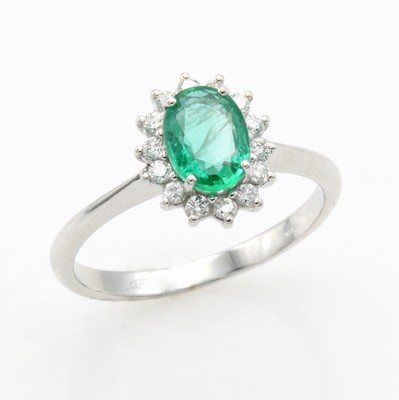 Image 26951409 - Ring mit Smaragd und Brillanten, WG 750/000,ovaler, fac. Smaragd ca. 0.90 ct umgeben v. ...