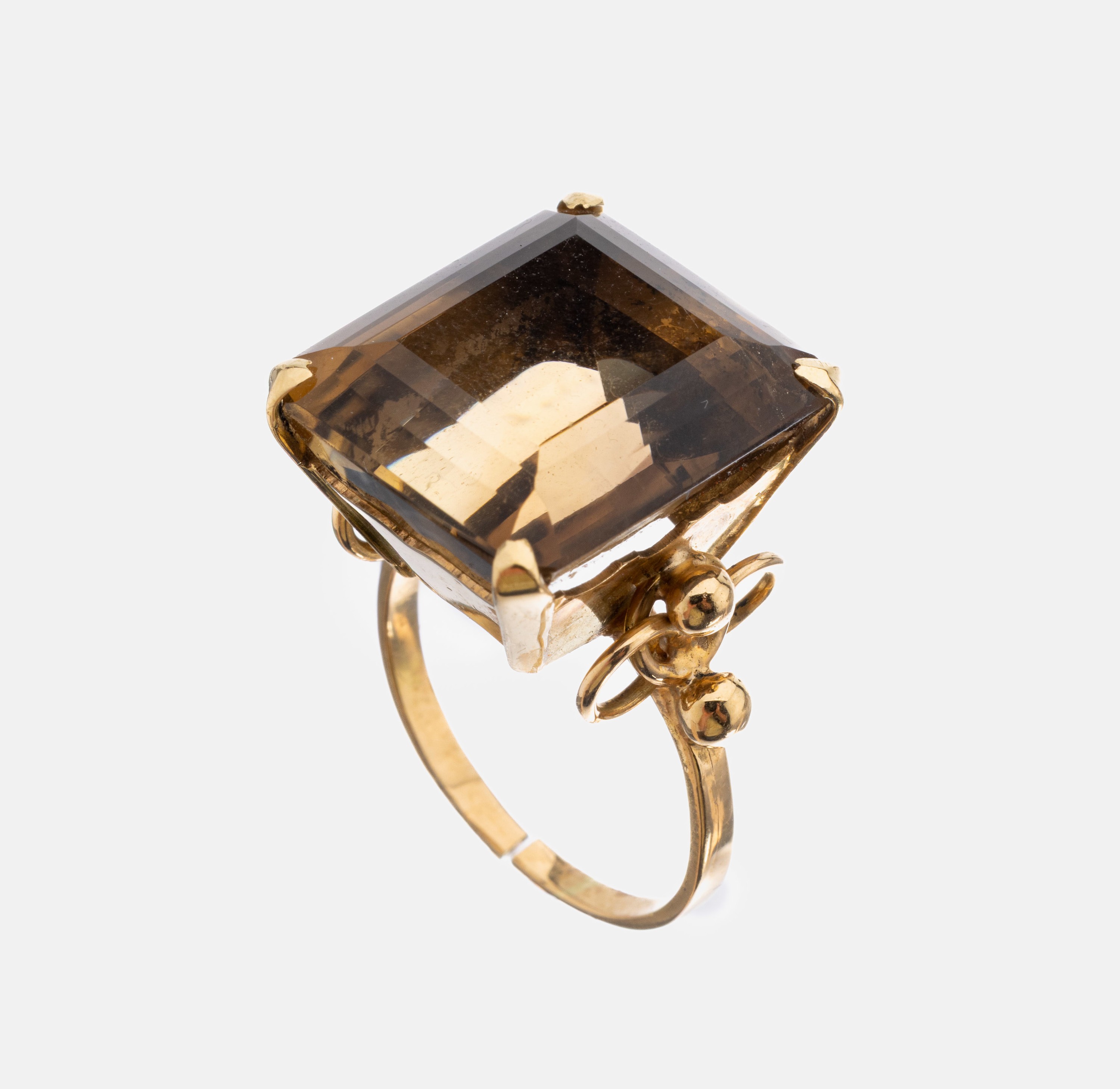 14 kt Gold Rauchquarz-Ring, 1950er Jahre, GG 585/000, gr. Rauchquarz im Treppenschliff, Ringschiene gebrochen, RW 57, ca. 10.4 g