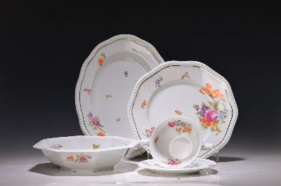 Image 26951556 - Kaffee- und Tafelservice, Rosenthal, Blumendekor, Form Maria und Perlrand, 20 Tassen ...
