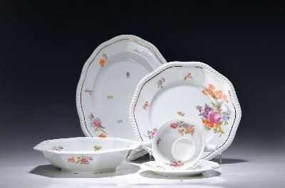 Image 26951557 - Kaffee- und Tafelservice, Rosenthal, Blumendekor, Form Maria und Perlrand, 20 Tassen ...