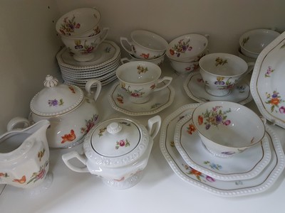 Image 26951557b - coffee- and dinner set, Rosenthal, floral decor, shape Mary and pearl rim, 20 cups Mary ...