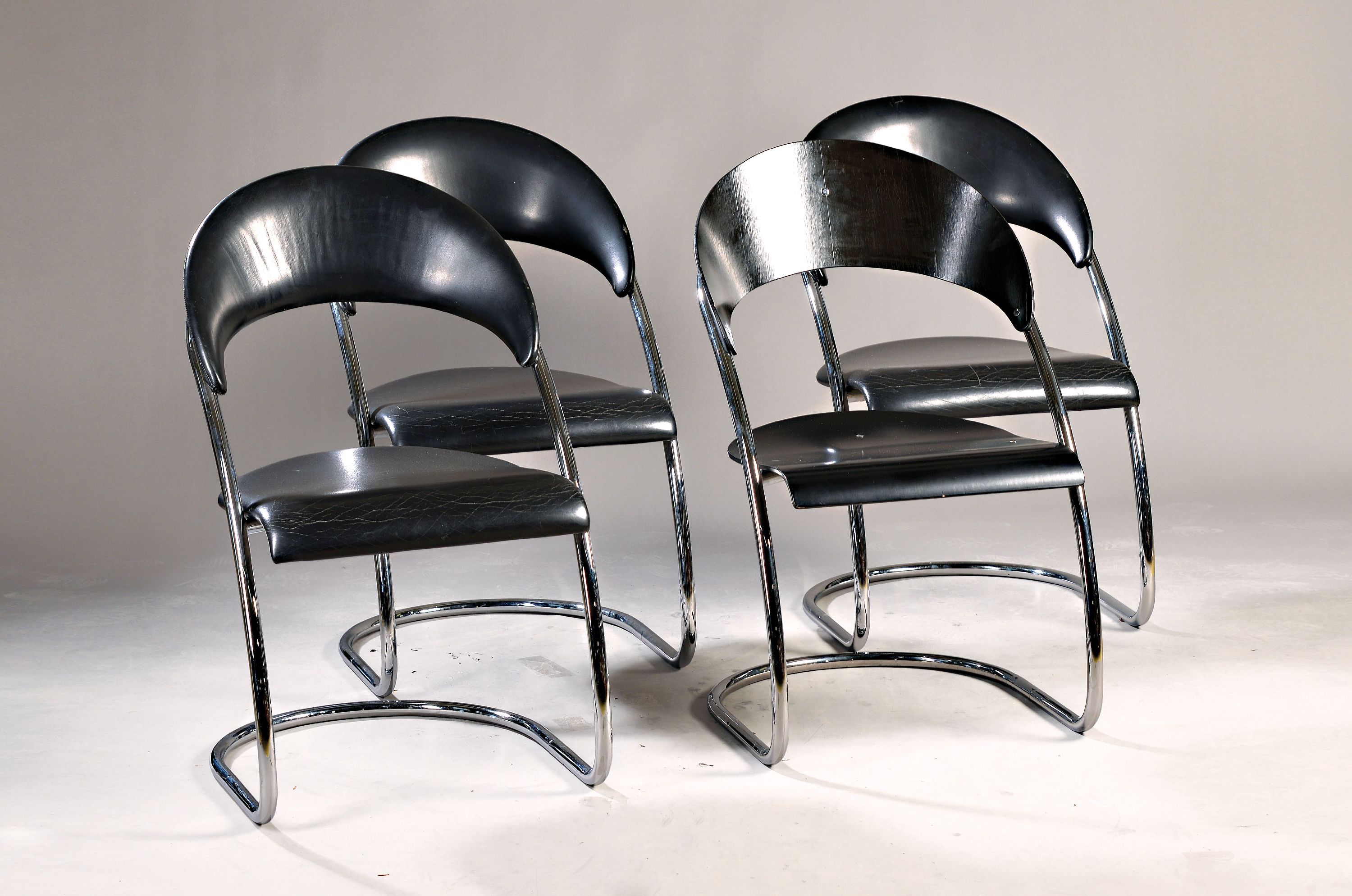 4er Set, Vintage Stühle "S36" von Hans Luckhardt für Thonet, 3 Stühle mit Ledersitzfläche ein Stuhl ohne Polster, Metallrohr verchromt, ...