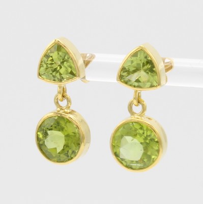 Image Paar Ohrstecker mit Peridots, GG 585/000, Peridots in versch. Schliffarten zus. ca. ...