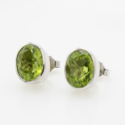 Image Paar Ohrstecker mit Peridots, WG 585/000, 2 ovale, fac. Peridots in glatter Fassung zus. ...