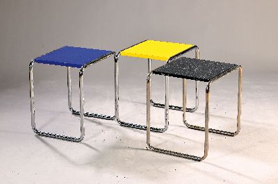 Image 3 Hocker von Thonet, "B9", in verschiedenen Farben blau, gelb und schwarz, ...