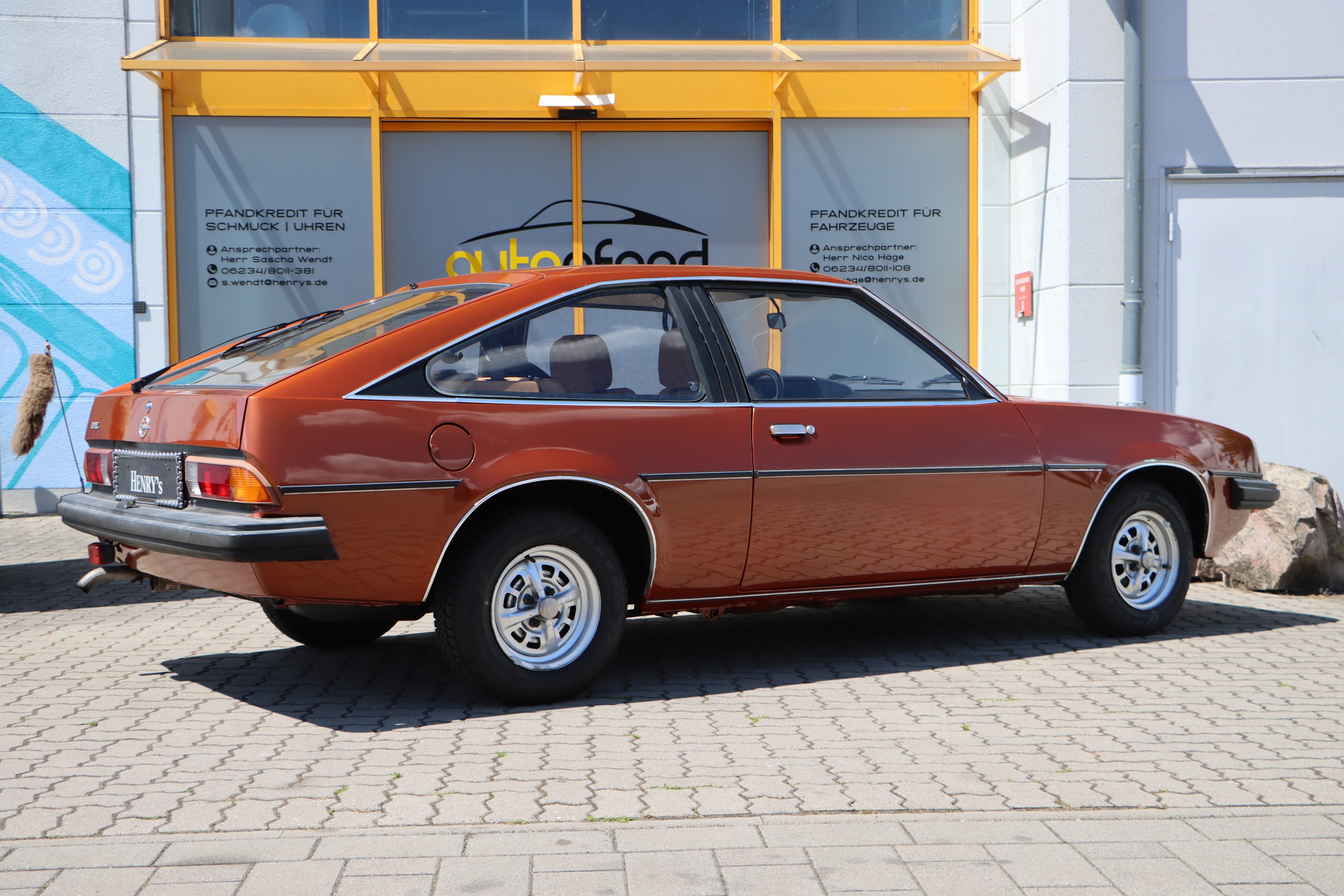 Detail b: Opel Manta-B-CC, EZ 07/1980, Fahrgestellnummer: 5505136597, Laufleistung ca. 32.611 km abgelesen, 44 kW/60 PS, HU 05/2026, Schaltgetriebe, ...