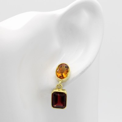 26952285a - Paar Ohrstecker mit Farbsteinen, GG 585/000,2 ovale, fac. Citrine, 2 achteck., fac. ...