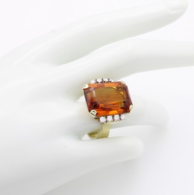 26952286b - Ring mit Citrin und Brillanten, GG 585/000, achteck. Citrin im Schachbrett-Schliff ca. ...