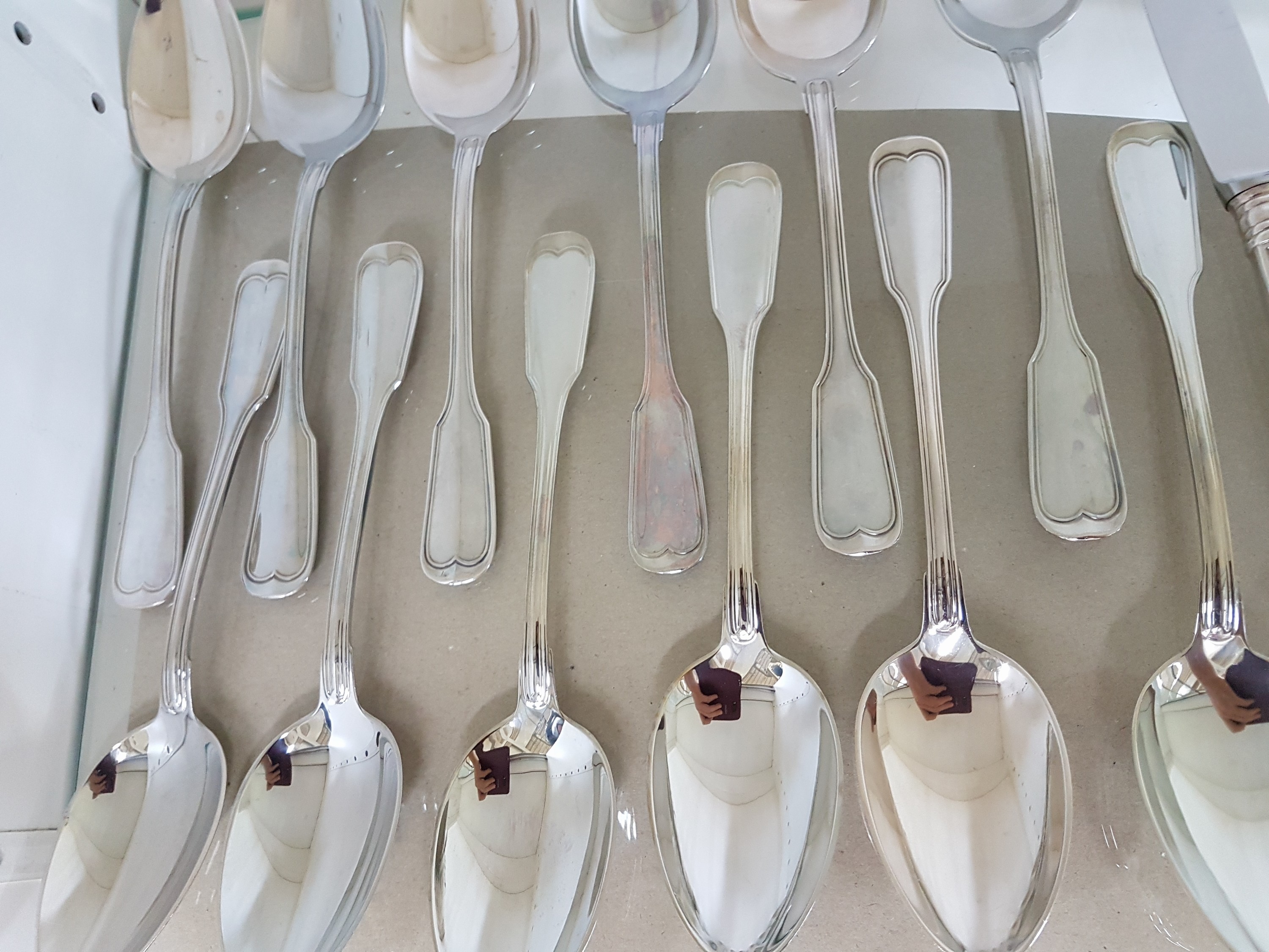 Detail a: Silberbesteck Alt Faden, Silbermanufaktur Gebr. Reiner, 800er, 12 Menuemesser, 12 Menuelöffel, 12 Menuegabeln, 12 Fischmesser u.12 Fischgabeln, 12 ...