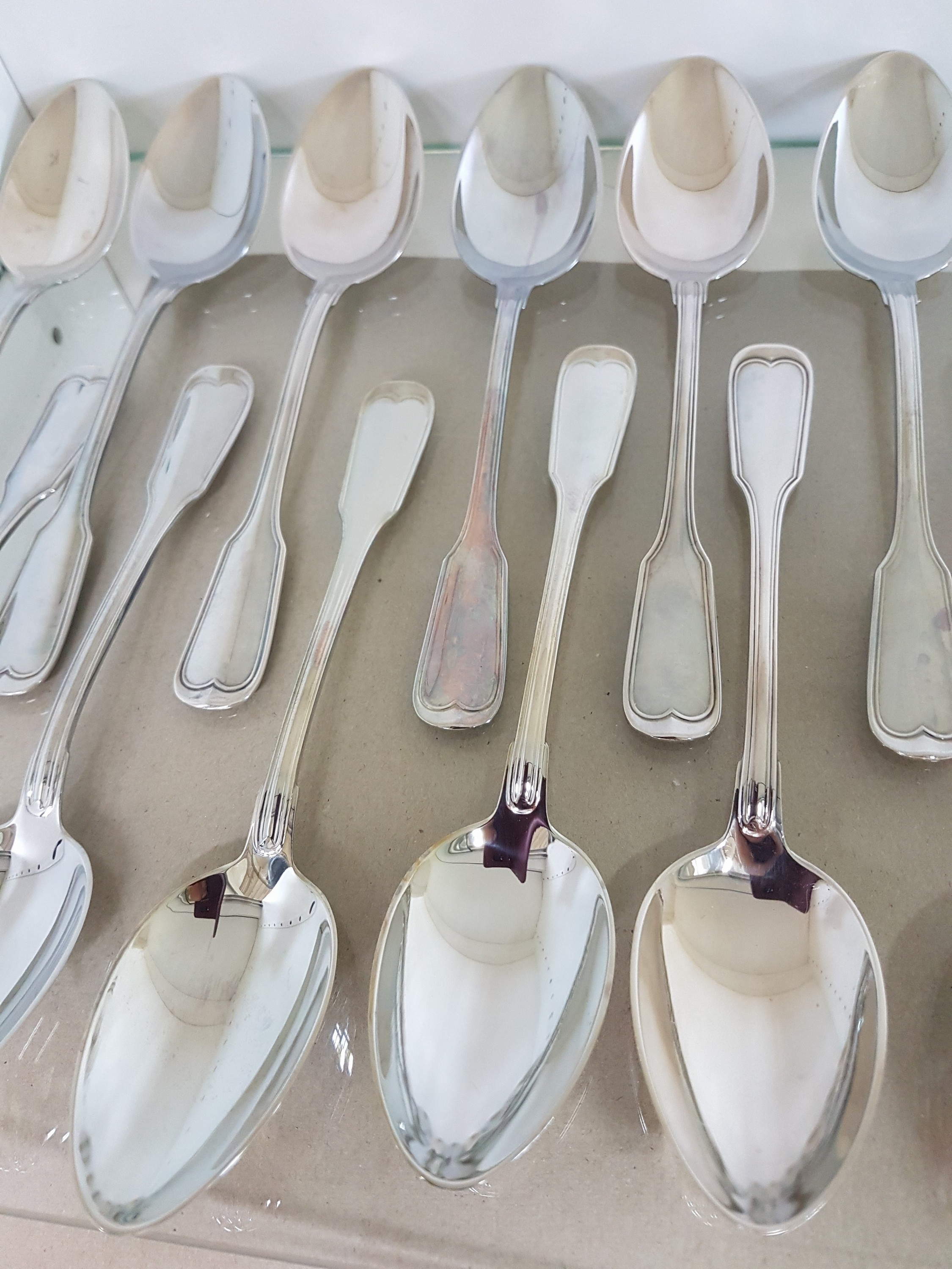 Detail b: Silberbesteck Alt Faden, Silbermanufaktur Gebr. Reiner, 800er, 12 Menuemesser, 12 Menuelöffel, 12 Menuegabeln, 12 Fischmesser u.12 Fischgabeln, 12 ...