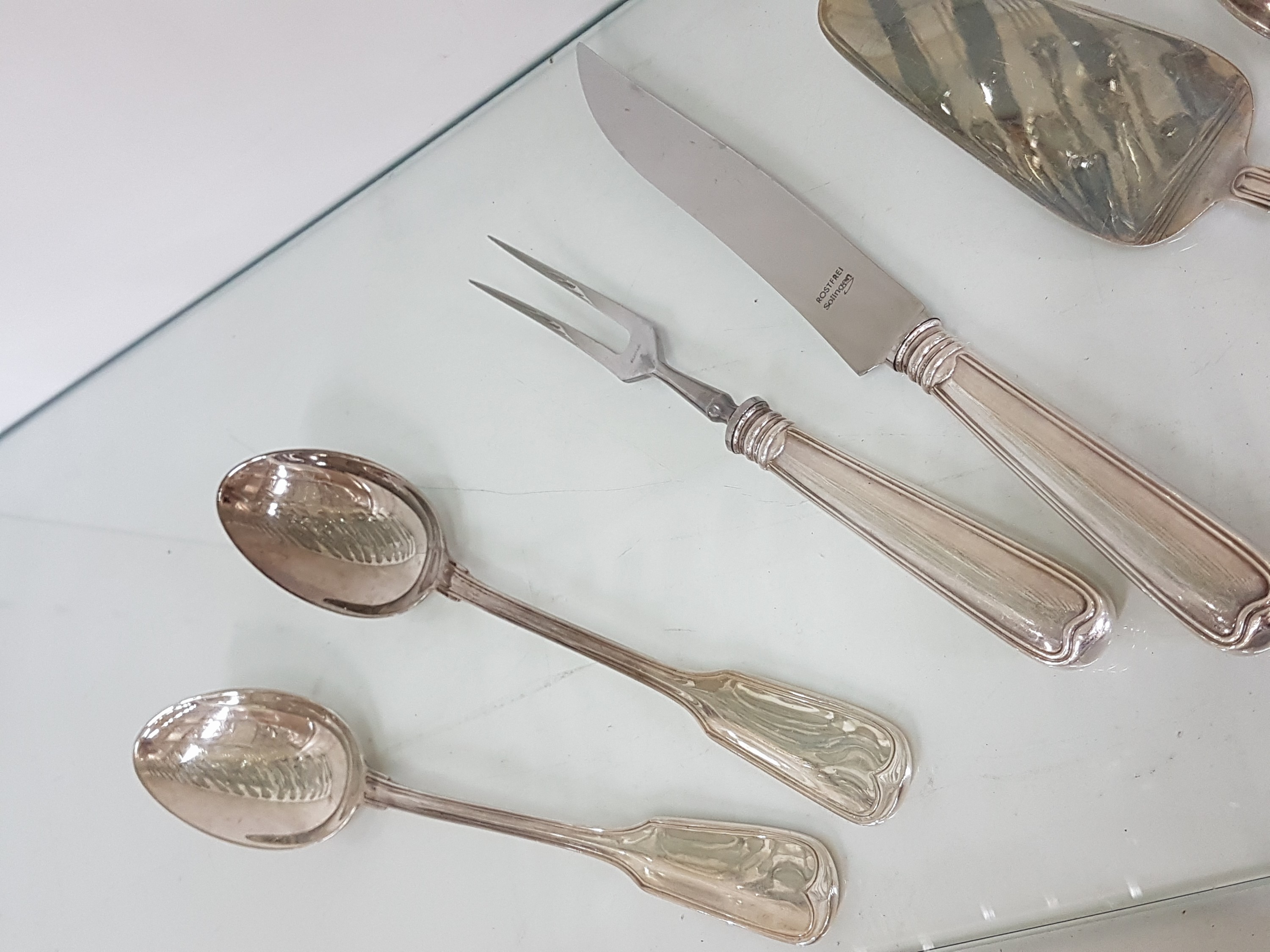 Detail m: Silberbesteck Alt Faden, Silbermanufaktur Gebr. Reiner, 800er, 12 Menuemesser, 12 Menuelöffel, 12 Menuegabeln, 12 Fischmesser u.12 Fischgabeln, 12 ...