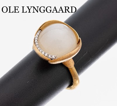 Image 26952337 - 18 kt Gold OLE LYNGGAARD Mondstein- Brillant-Ring, GG 750/000, Modell Lotus, hoher ...