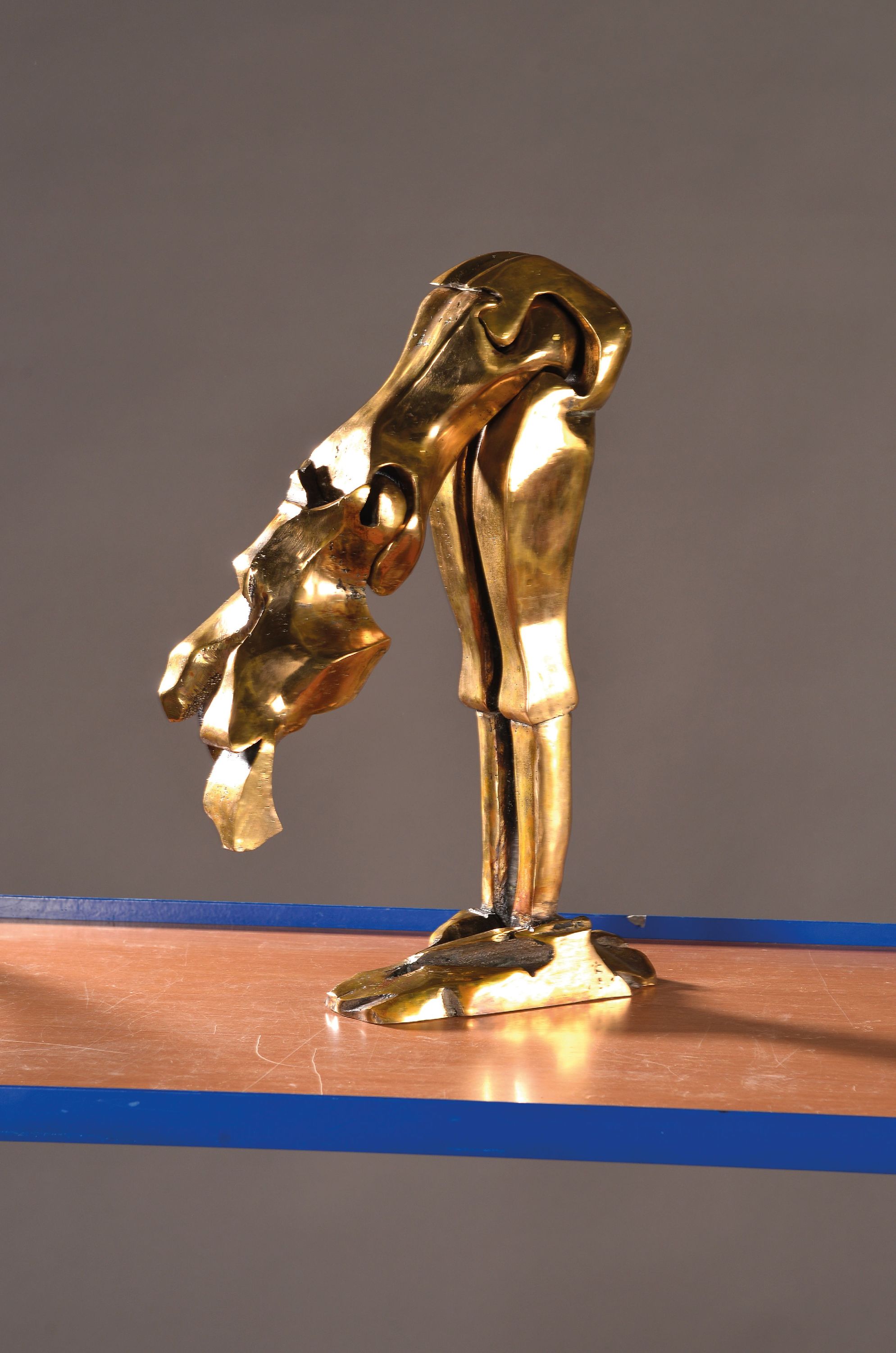 Detail k: Helmut Lander, 1924 Weimar-2013 Darmstadt, Bückling, Bronzeskulptur in drei Teilen, H. ca. 44cm