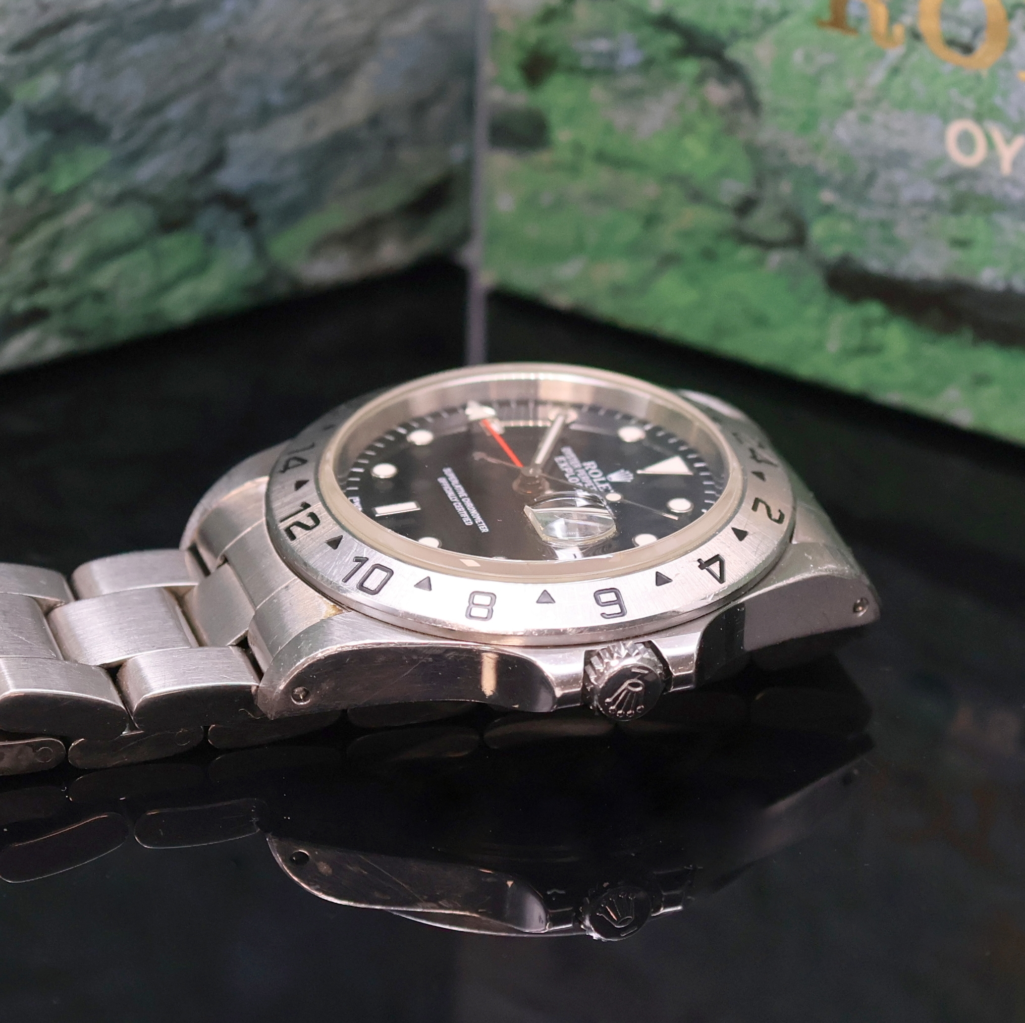 Detail c: ROLEX Herrenarmbanduhr Oyster Perpetual Date Explorer II Referenz 16570, Automatik, Schweiz um 1997, U-Serie, Chronometer der Superlative in ...