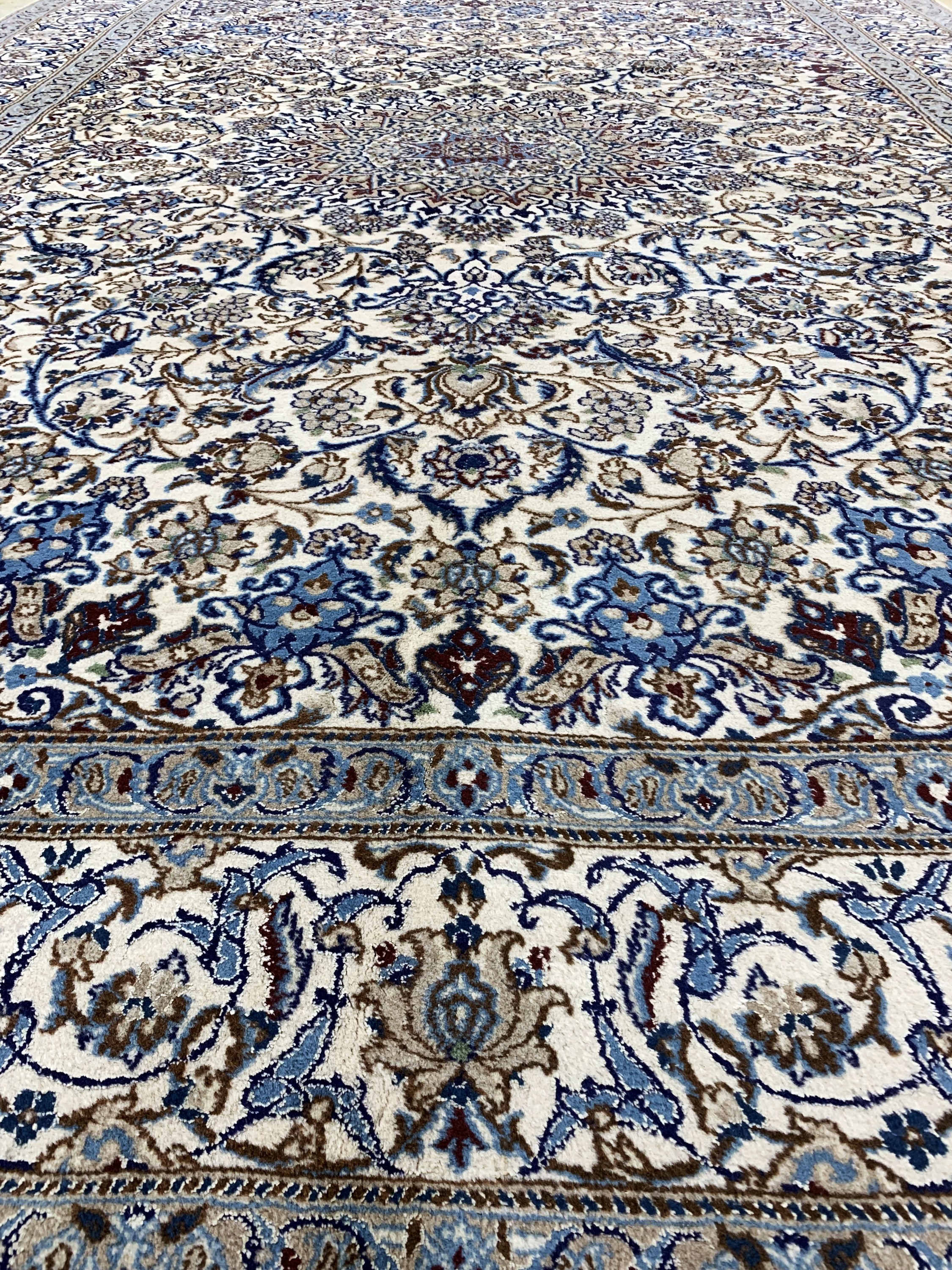 Detail g: Nain, Persien, Ende 20.Jhd, Wolle auf Baumwolle, ca. 400 x 290 cm, EHZ: 2