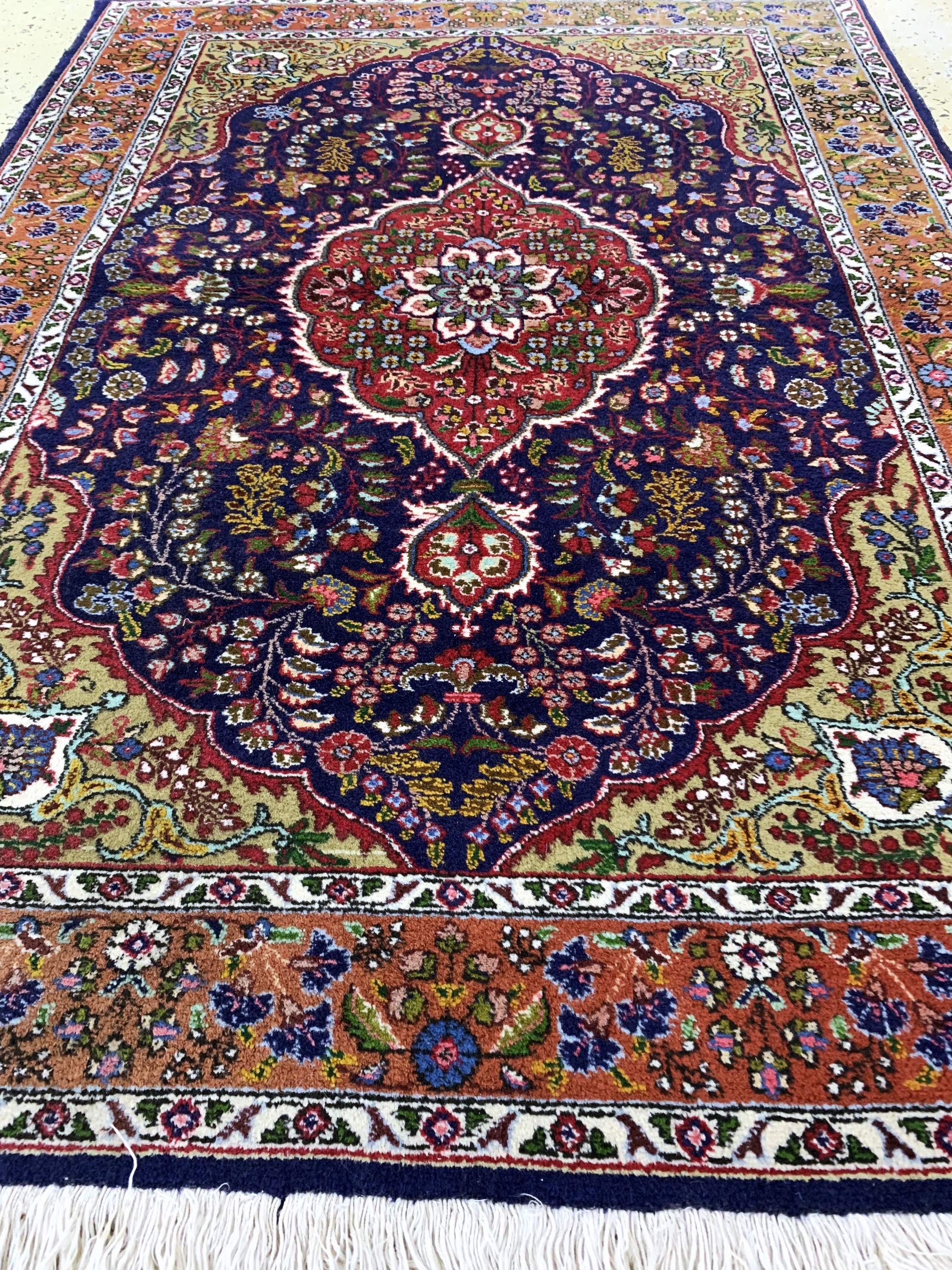 Detail d: Täbriz(40 Raj), Persien, Mitte 20.Jhd, Wolle auf Baumwolle, ca. 146 x 105 cm, EHZ: 2