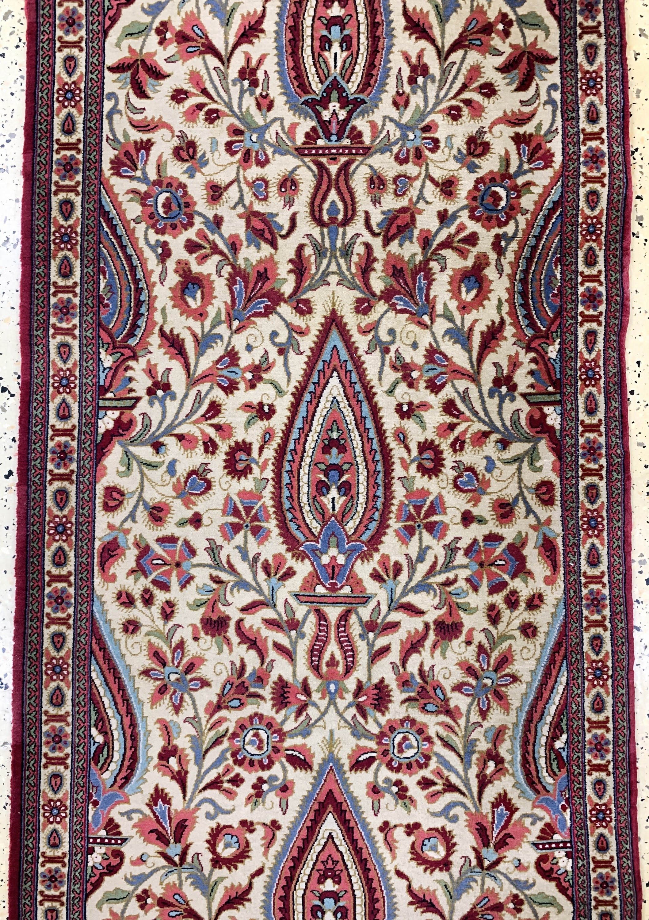 Detail c: Ghom Kork, Persien, Mitte 20.Jhd, Korkwolleauf Baumwolle, ca. 423 x 71 cm, Reinigungsbedürftig, EHZ: 2