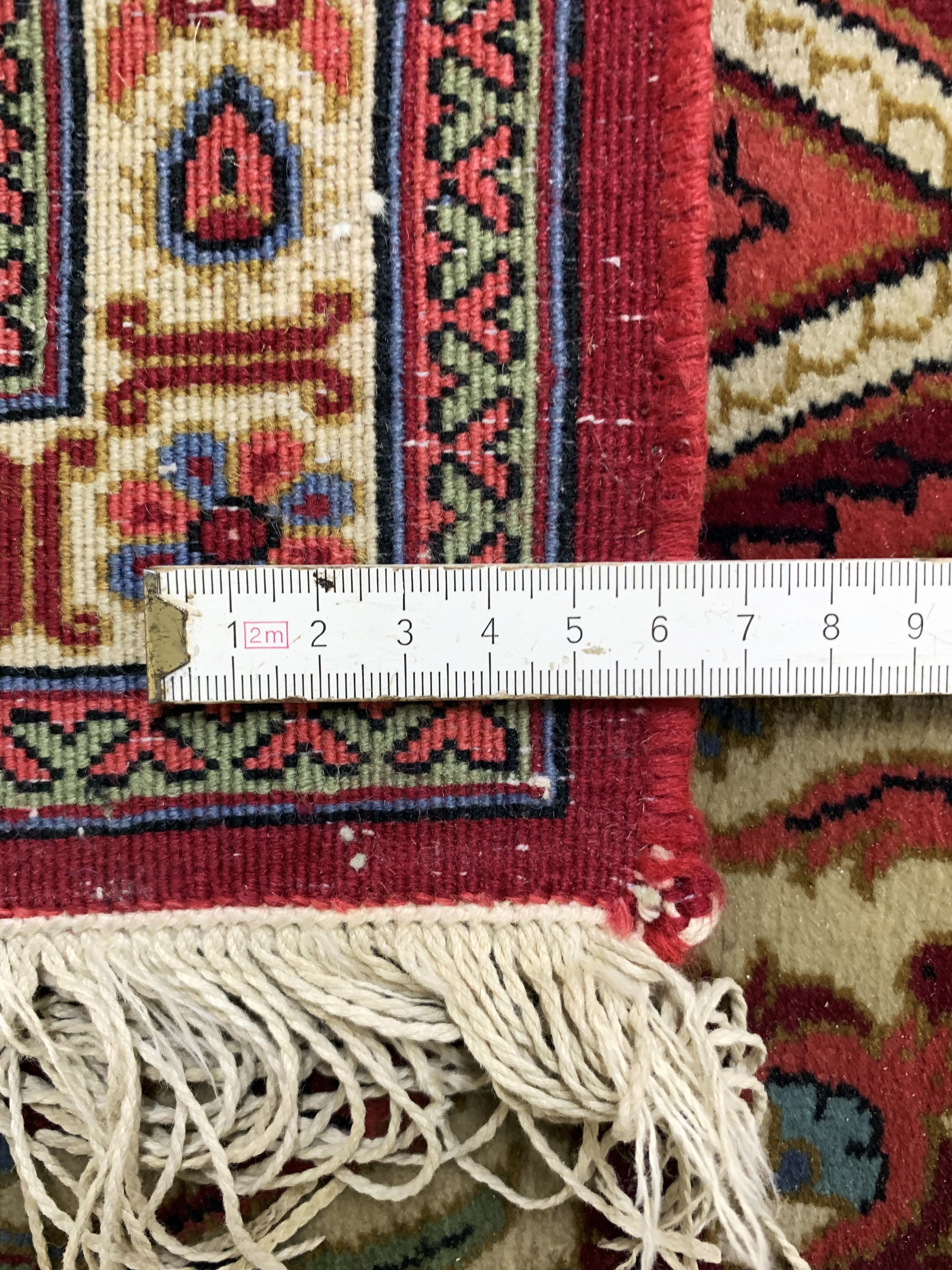 Detail e: Ghom Kork, Persien, Mitte 20.Jhd, Korkwolleauf Baumwolle, ca. 423 x 71 cm, Reinigungsbedürftig, EHZ: 2