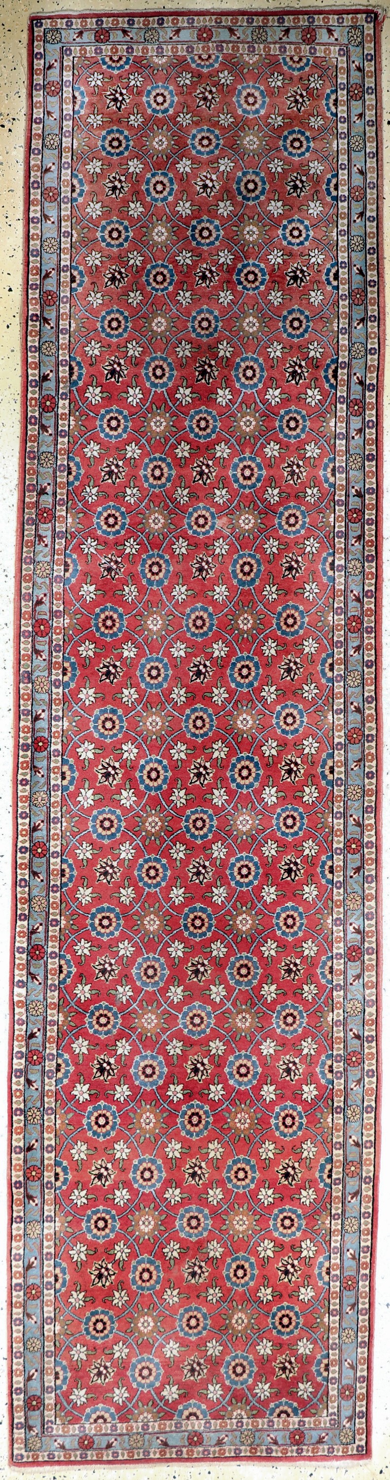 Weramin, Persien, Mitte 20.Jhd, Wolle auf Baumwolle, ca. 375 x 95 cm, EHZ: 2(Eck leicht beschädigt).