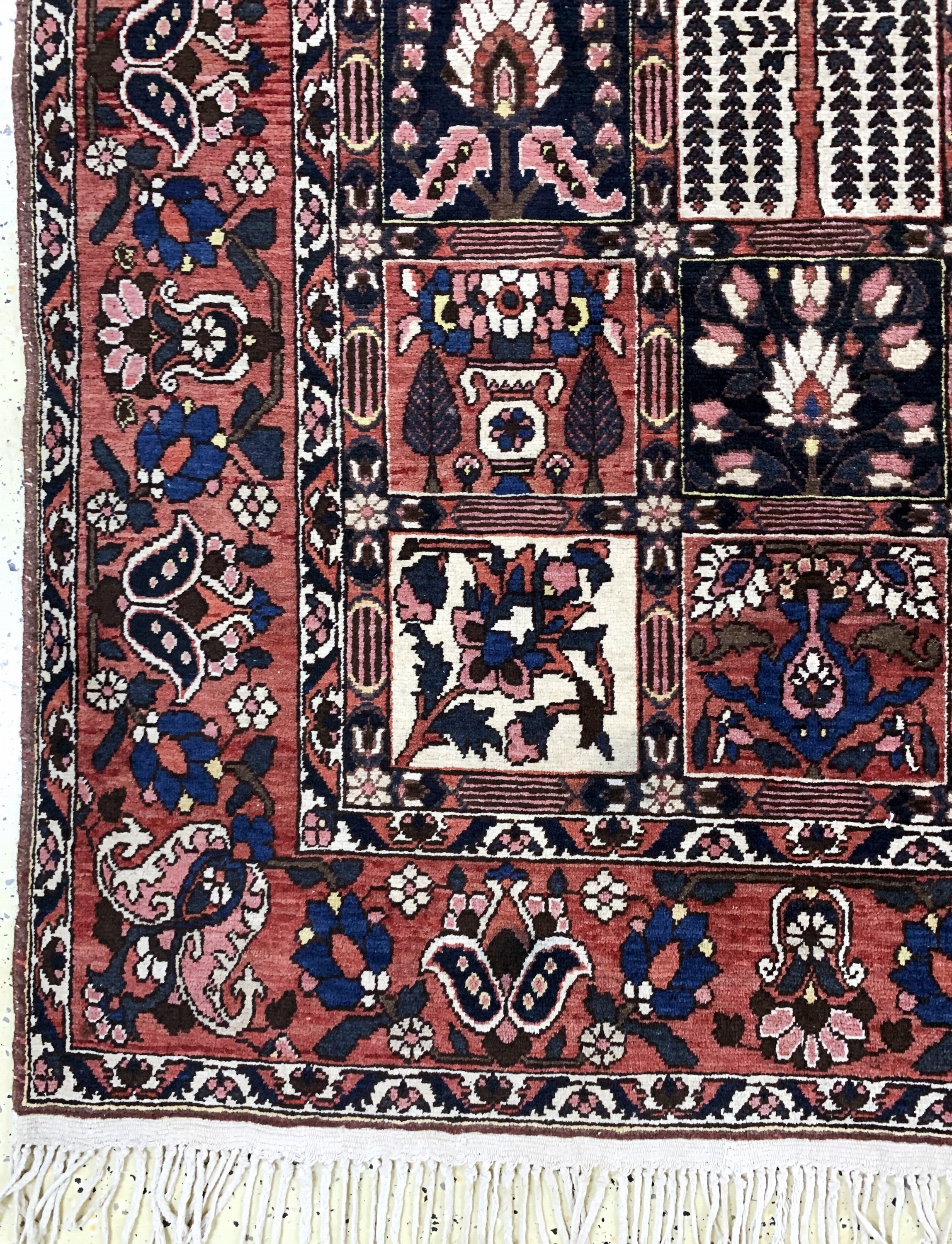 Detail b: Felder-Bachtiar, Persien, Mitte 20.Jhd, Wolle auf Baumwolle, ca. 303 x 210 cm, EHZ: 2