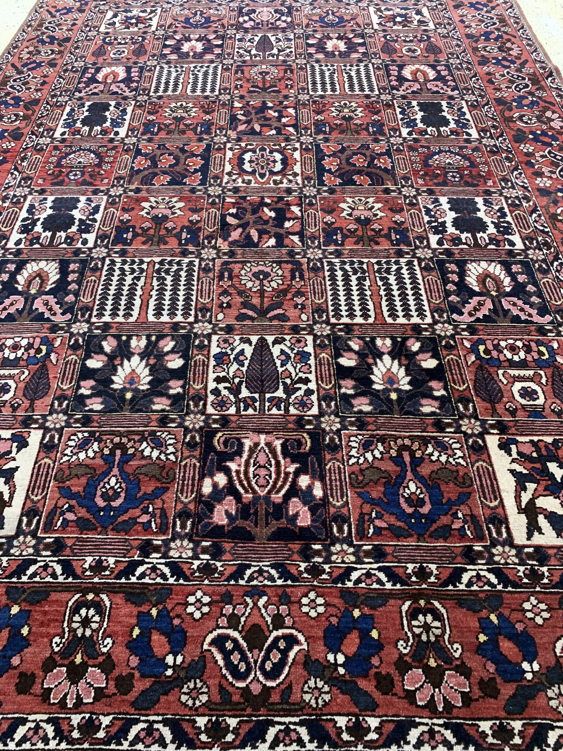 Detail f: Felder-Bachtiar, Persien, Mitte 20.Jhd, Wolle auf Baumwolle, ca. 303 x 210 cm, EHZ: 2