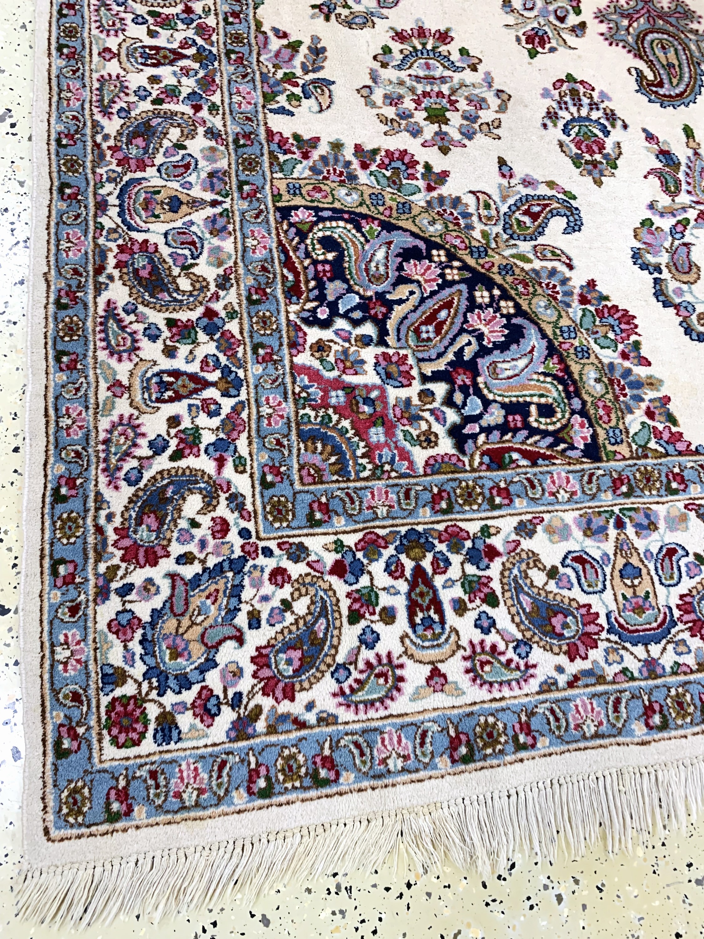Detail c: Kerman fein, Persien, Mitte 20Jhd, Wolle auf Baumwolle, ca. 272 x 180 cm, EHZ: 2(fleckig)