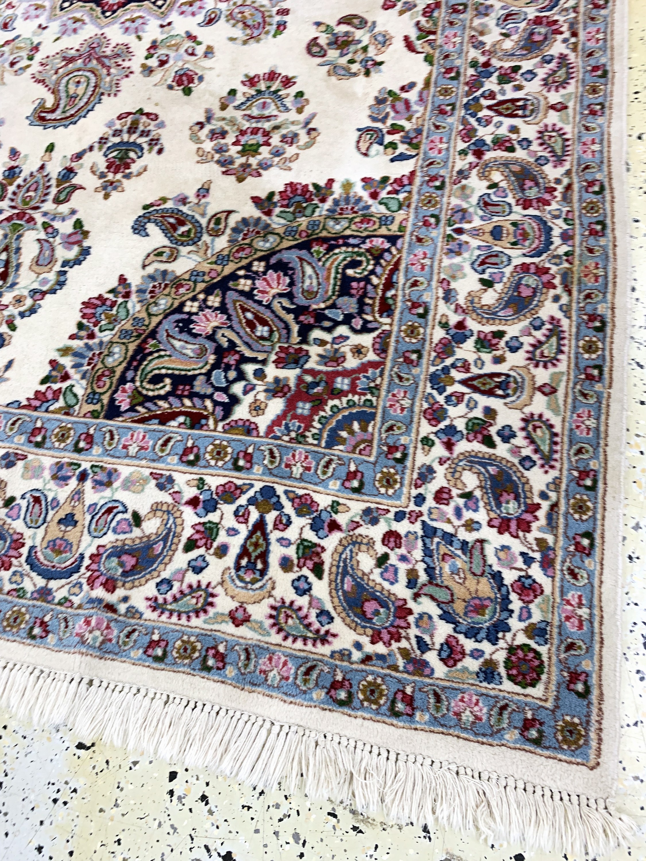 Detail e: Kerman fein, Persien, Mitte 20Jhd, Wolle auf Baumwolle, ca. 272 x 180 cm, EHZ: 2(fleckig)