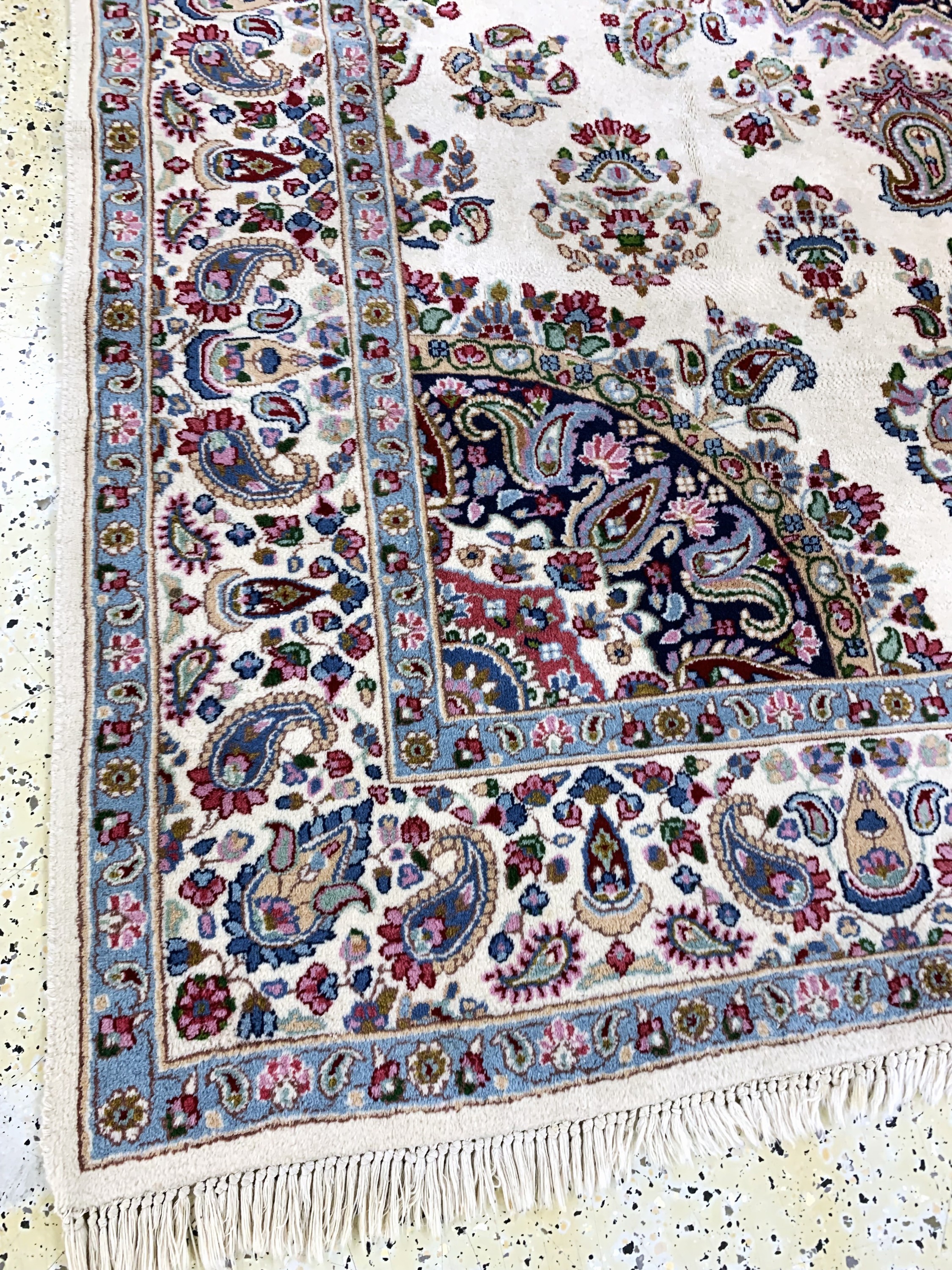 Detail g: Kerman fein, Persien, Mitte 20Jhd, Wolle auf Baumwolle, ca. 272 x 180 cm, EHZ: 2(fleckig)