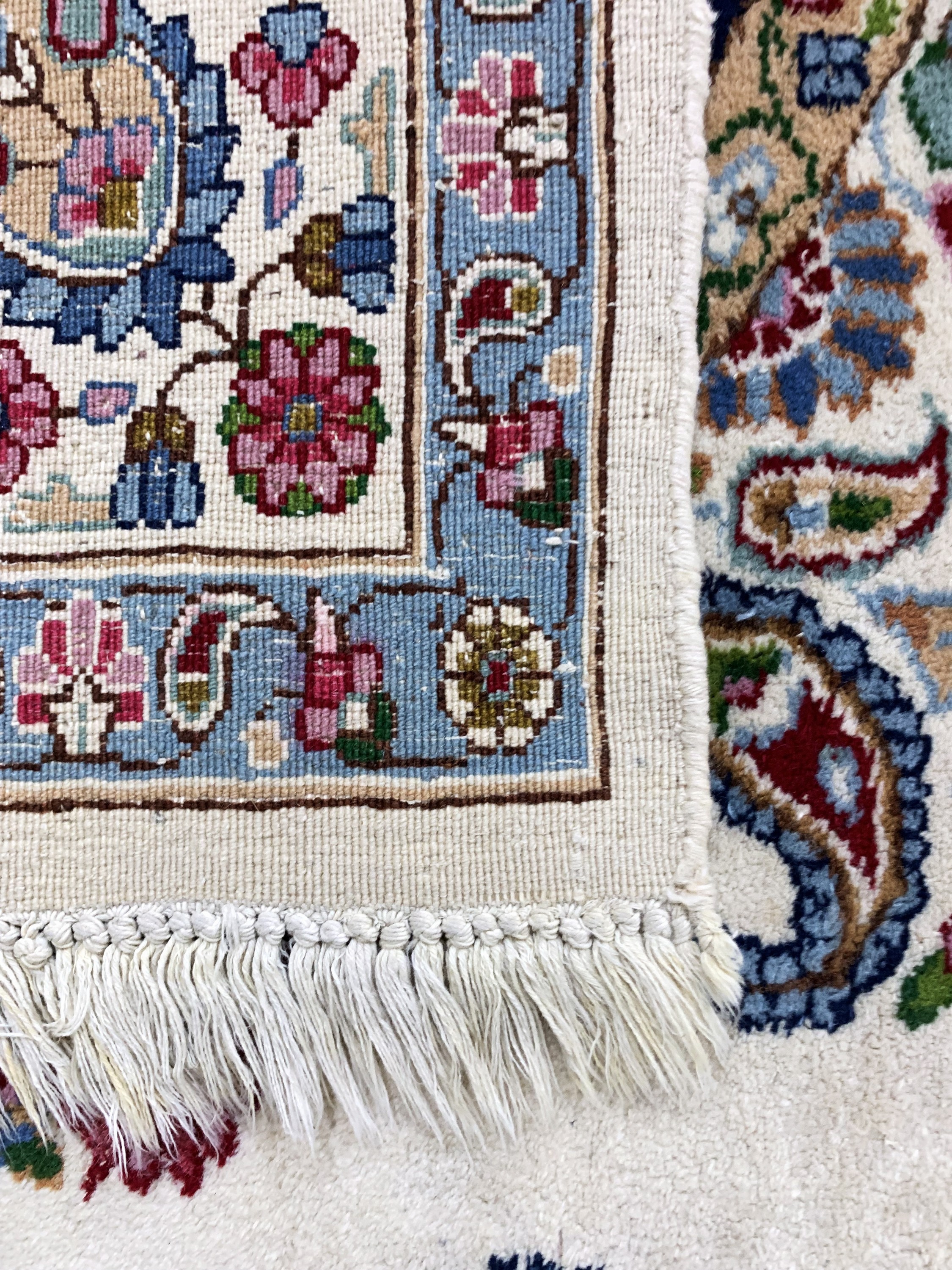 Detail h: Kerman fein, Persien, Mitte 20Jhd, Wolle auf Baumwolle, ca. 272 x 180 cm, EHZ: 2(fleckig)