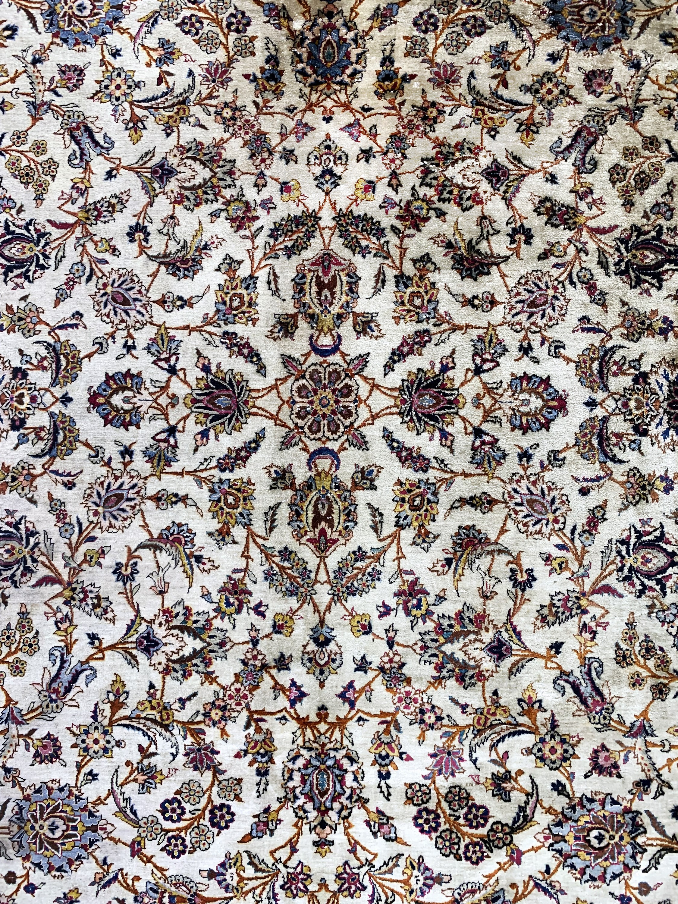 Detail c: Keschan Seide, Persien, Anfang 20.Jhd, reine Naturseide, ca. 375 x 268 cm, EHZ: 3