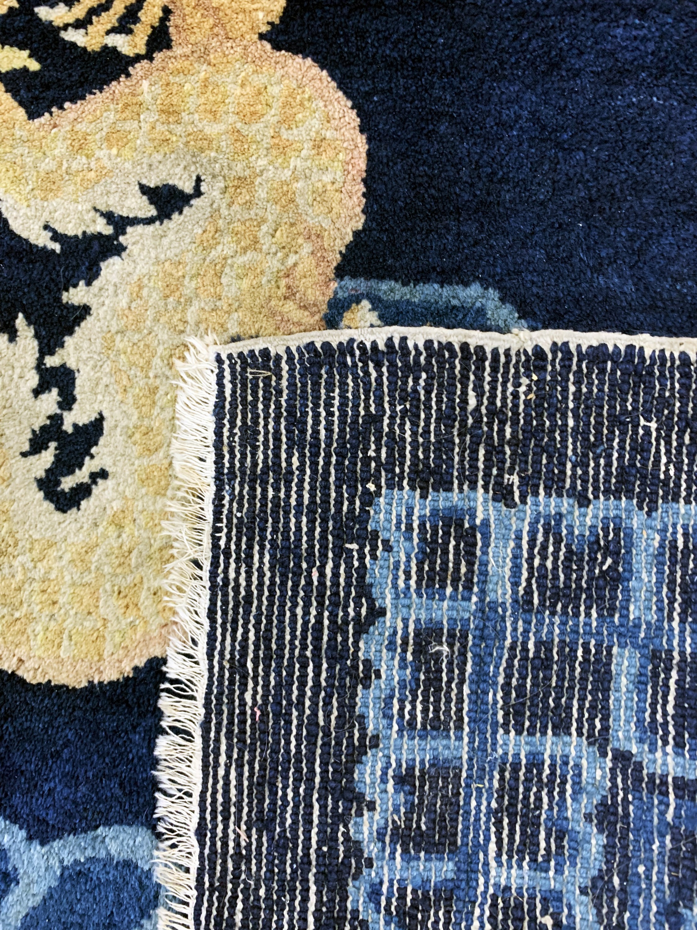 Detail f: Pao Tow"Drachen-Teppich"antik, China, um 1900, Wolle auf Baumwolle, ca. 226 x 155 cm, EHZ: 2(kleine Florfehlstelle).