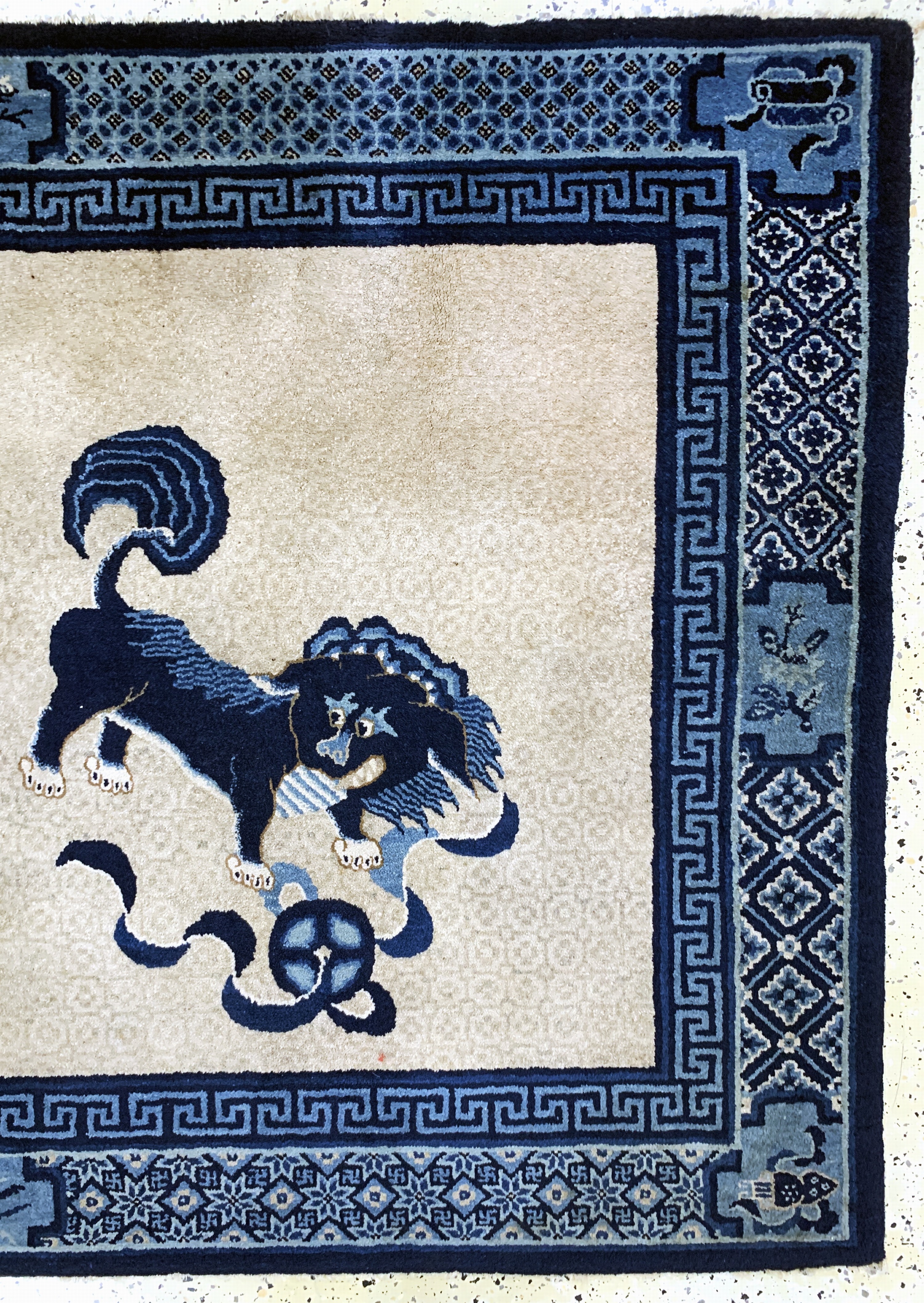 Detail a: Pao Tow"Schnee-Löwen"antik, China, um 1900,Wolle auf Baumwolle, ca. 180 x 118 cm, EHZ: 2, (kleine restaurierungen)