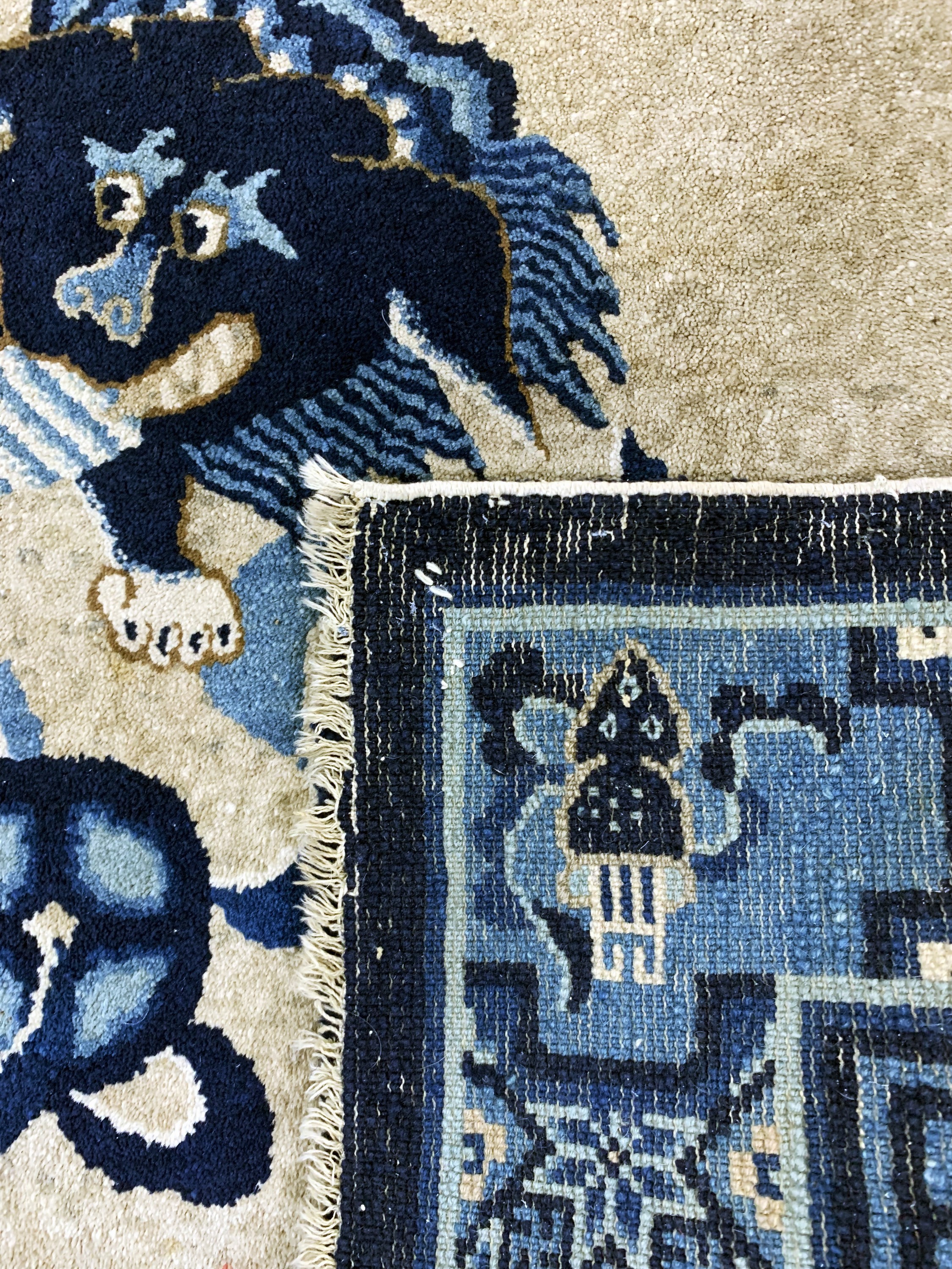 Detail e: Pao Tow"Schnee-Löwen"antik, China, um 1900,Wolle auf Baumwolle, ca. 180 x 118 cm, EHZ: 2, (kleine restaurierungen)