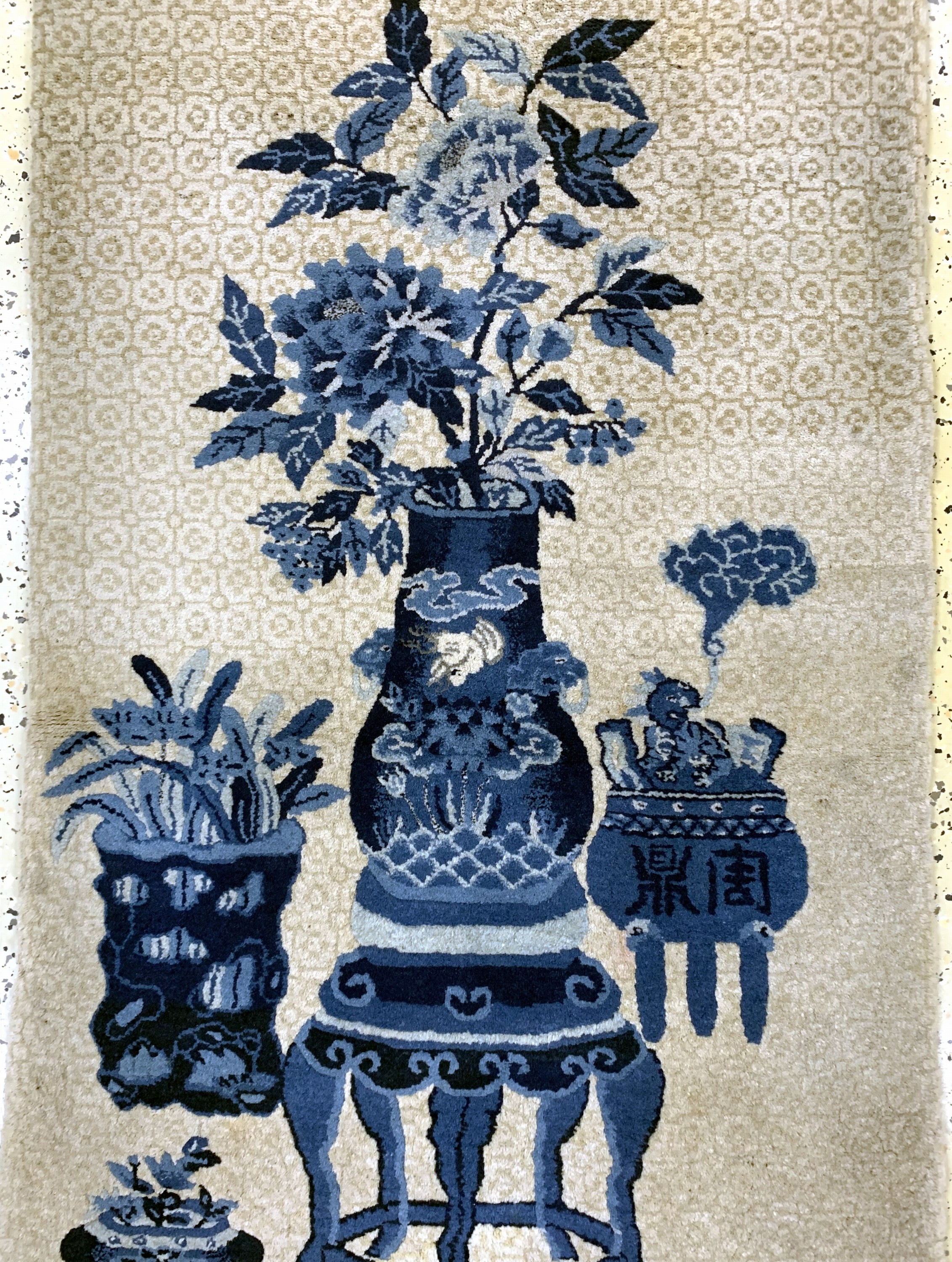 Detail b: Pao Tow"Vasen-Teppich"antik, China, um 1900, Wolle auf Baumwolle, ca. 152 x 77 cm, EHZ: 2, (restauriert)