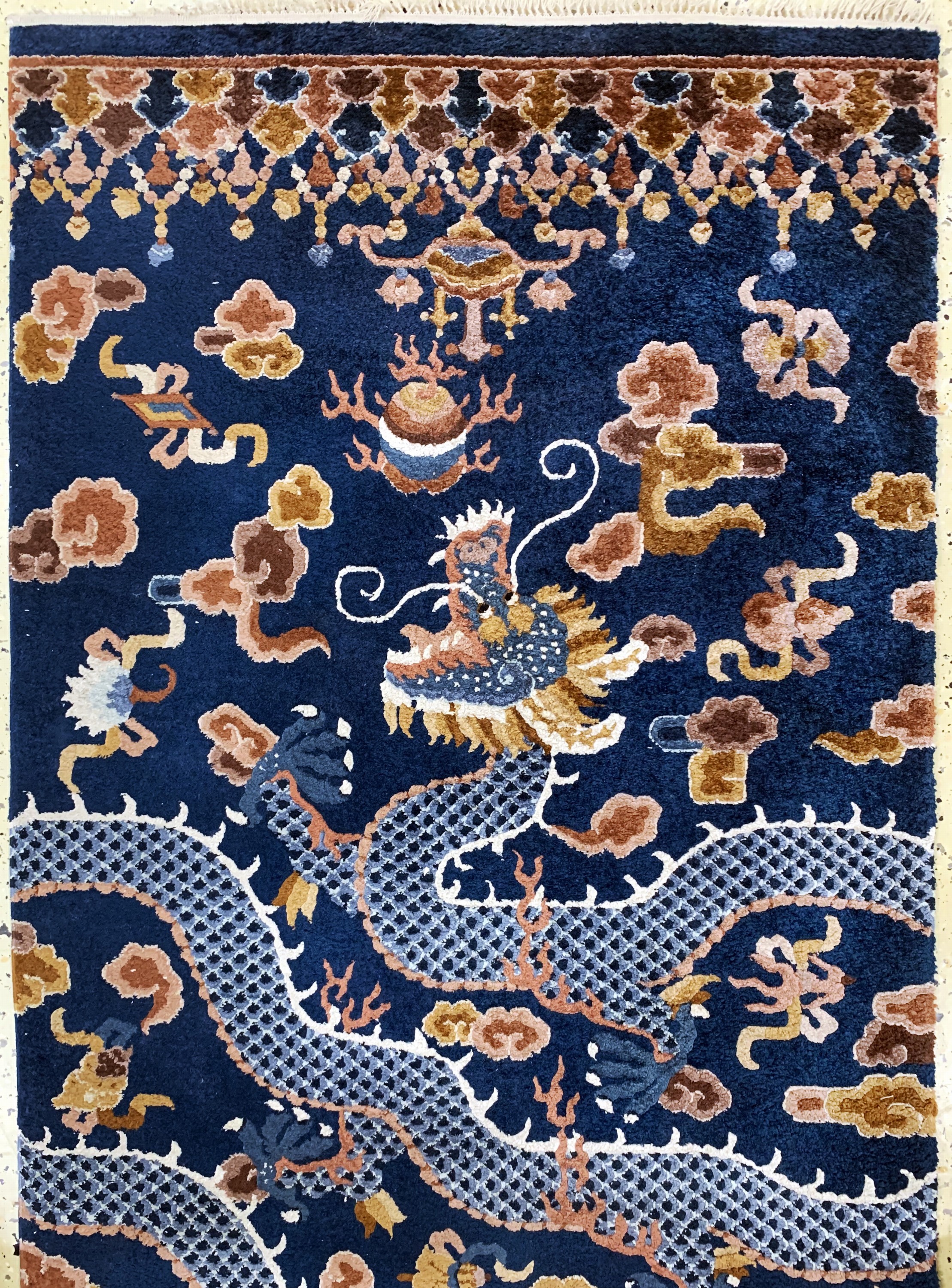 Detail a: Peking"Drachen-Teppich"Seide, China, Mitte 20.Jhd, reine Naturseide, ca. 212 x 92 cm, EHZ: 2