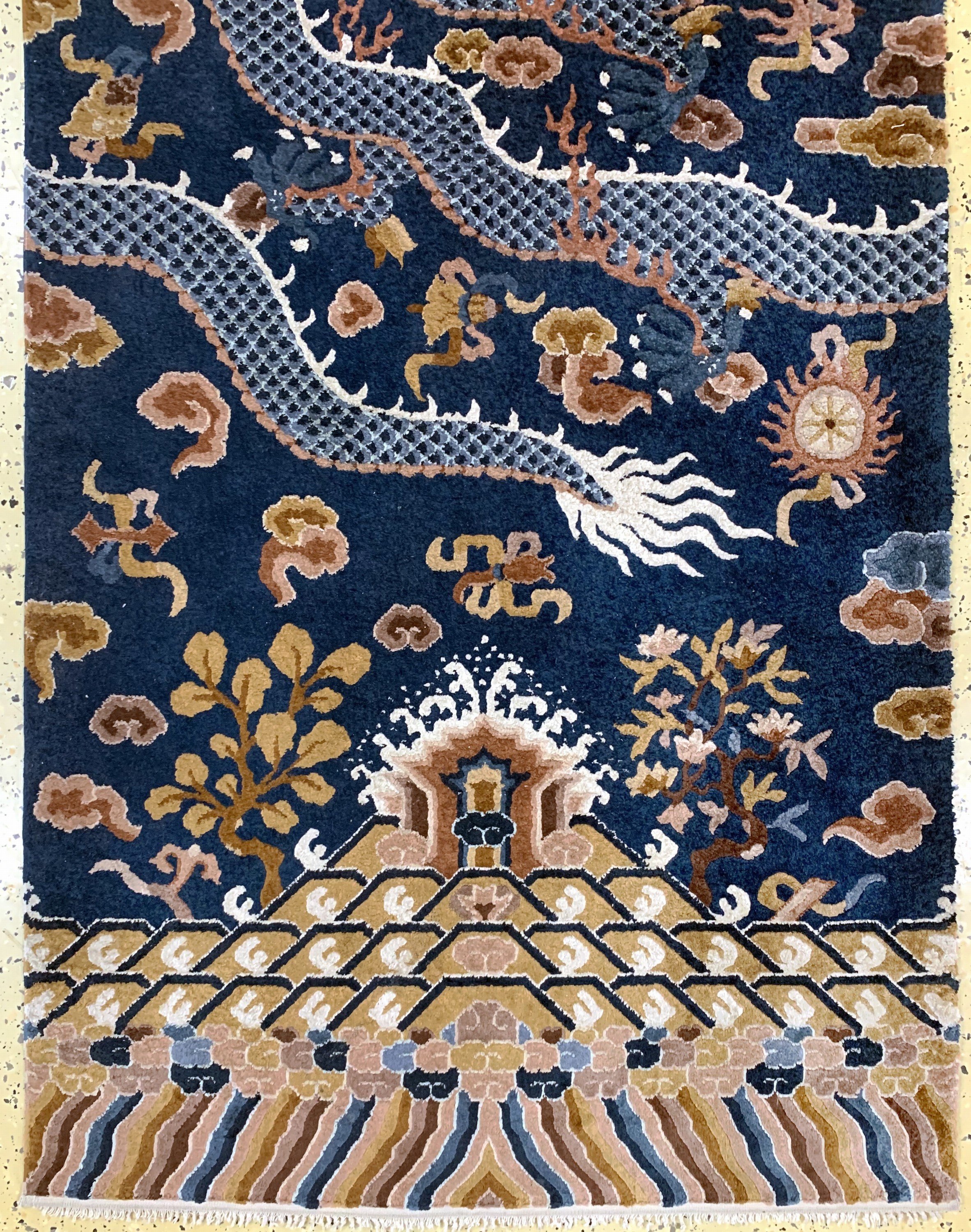 Detail c: Peking"Drachen-Teppich"Seide, China, Mitte 20.Jhd, reine Naturseide, ca. 212 x 92 cm, EHZ: 2