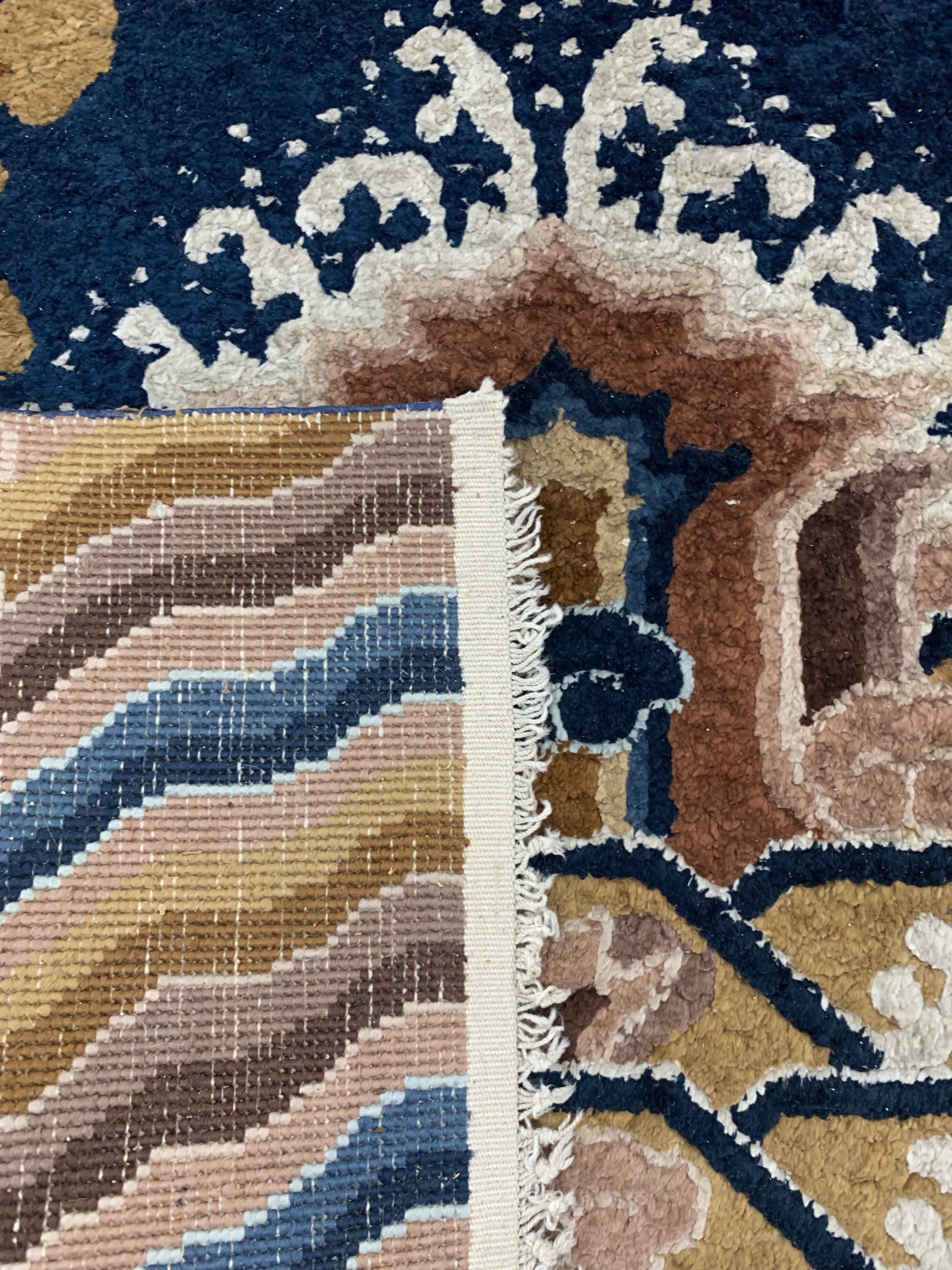Detail e: Peking"Drachen-Teppich"Seide, China, Mitte 20.Jhd, reine Naturseide, ca. 212 x 92 cm, EHZ: 2