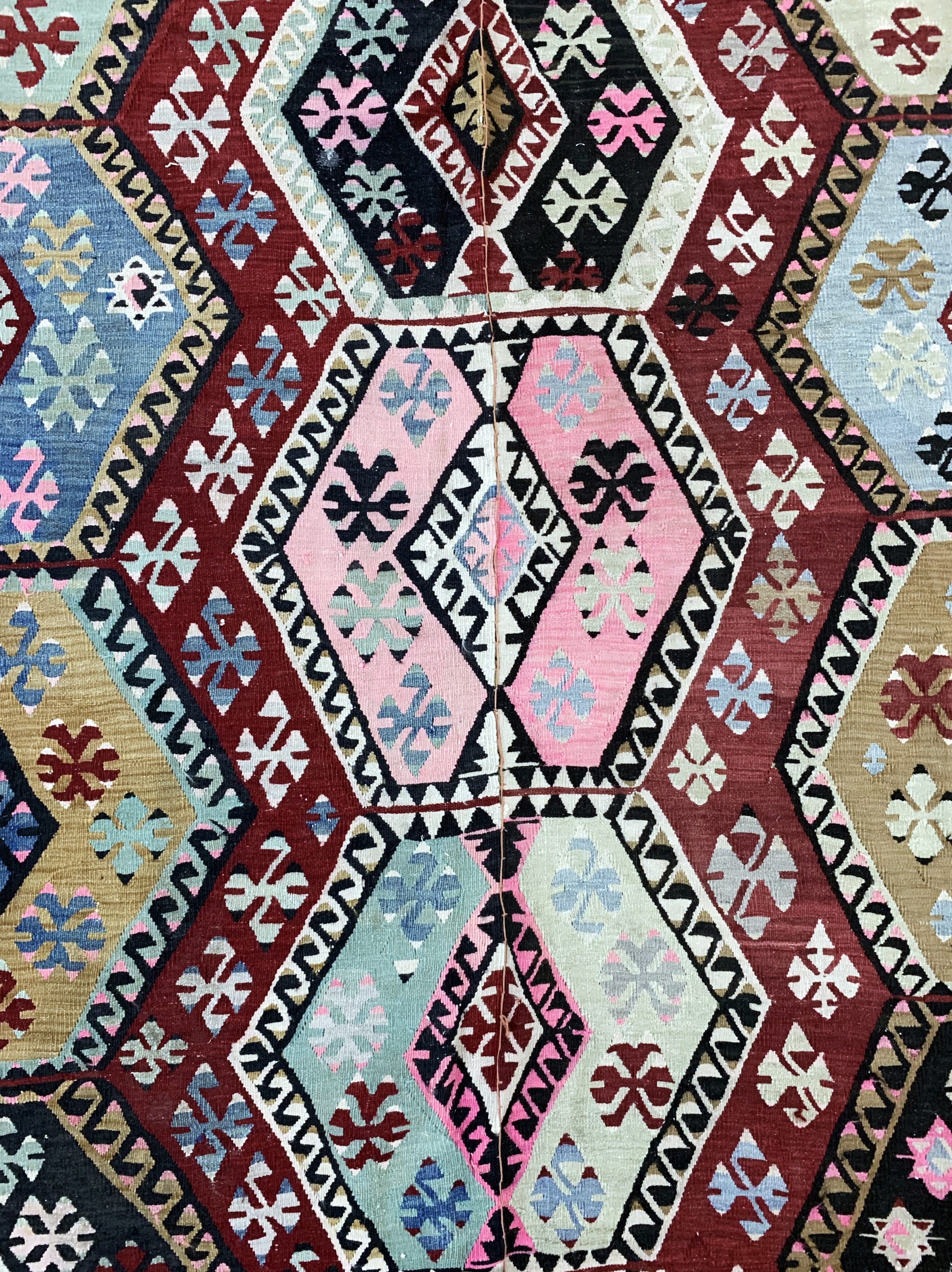 Detail c: Anatol Kelim alt(2 Bahnig), Türkei, Anfang 20.Jhd, Wolle auf Baumwolle, ca. 305 x 205 cm,EHZ: 2-3