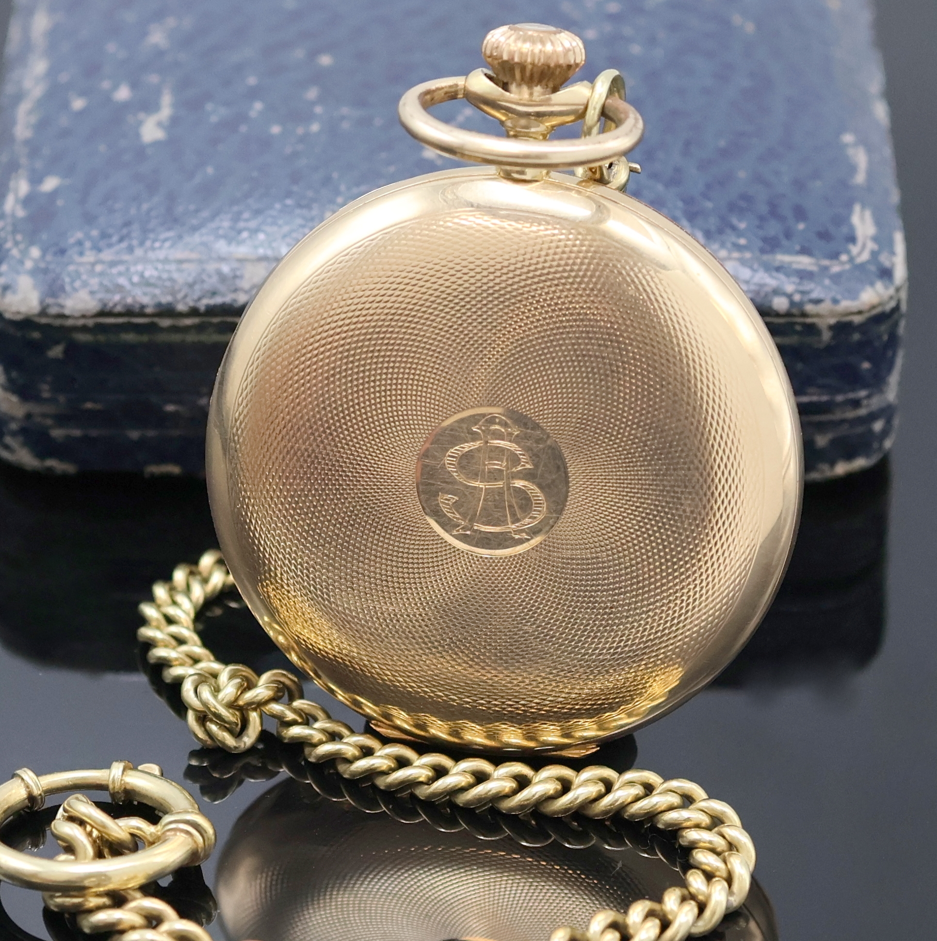 Detail a: CORTEBERT Savonette Herrentaschenuhr in GG 585/000 an GG 585/000 Kette, Schweiz um 1925, guill. 3-Deckel Goldgeh. dell., im Zentrum des Sprungdeckels ...