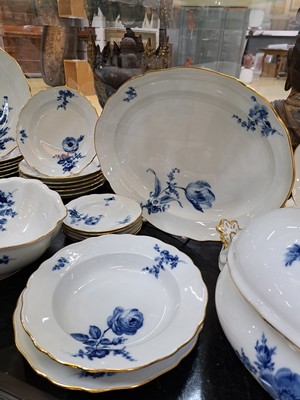26952847b - Speiseservice, Meissen, blaue Blumen, 20. Jh., 1. Wahl, Porzellan, Goldrand, 6 ...
