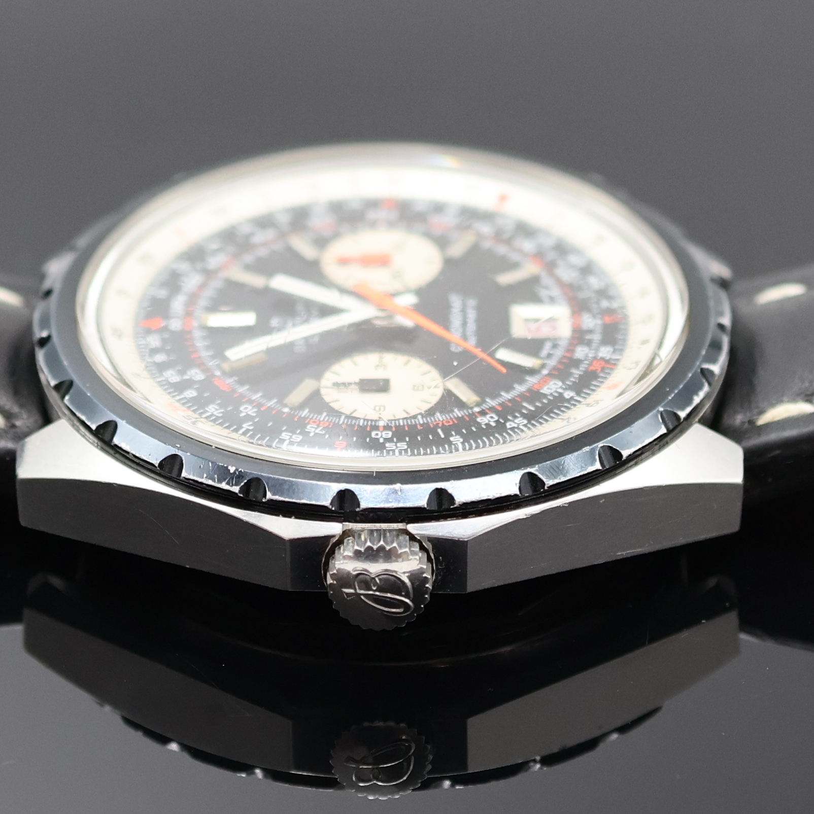 Detail c: BREITLING Armbandchronograph Chronomat Referenz 1808, Schweiz um 1973, Edelstahlgeh. inkl. späterem orig. Lederband m. Dornschl., Boden verschr., ...