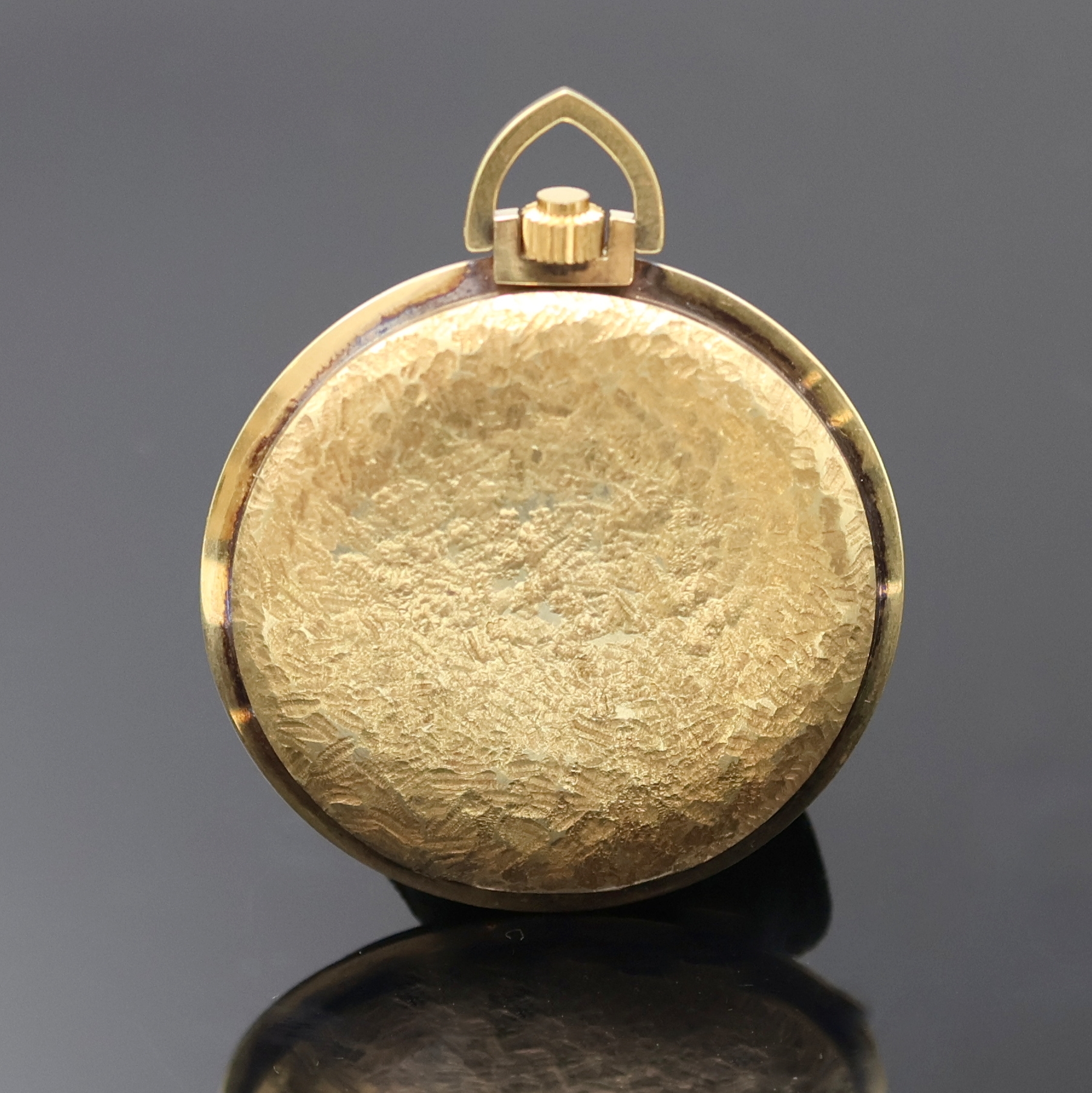 Detail b: CERTINA Frackuhr in GG 585/000, Handaufzug, Schweiz um 1975, strukturiertes Geh., Boden aufgedr., silb. Zifferbl. m. aufgel. Indizes, 17 St. ...