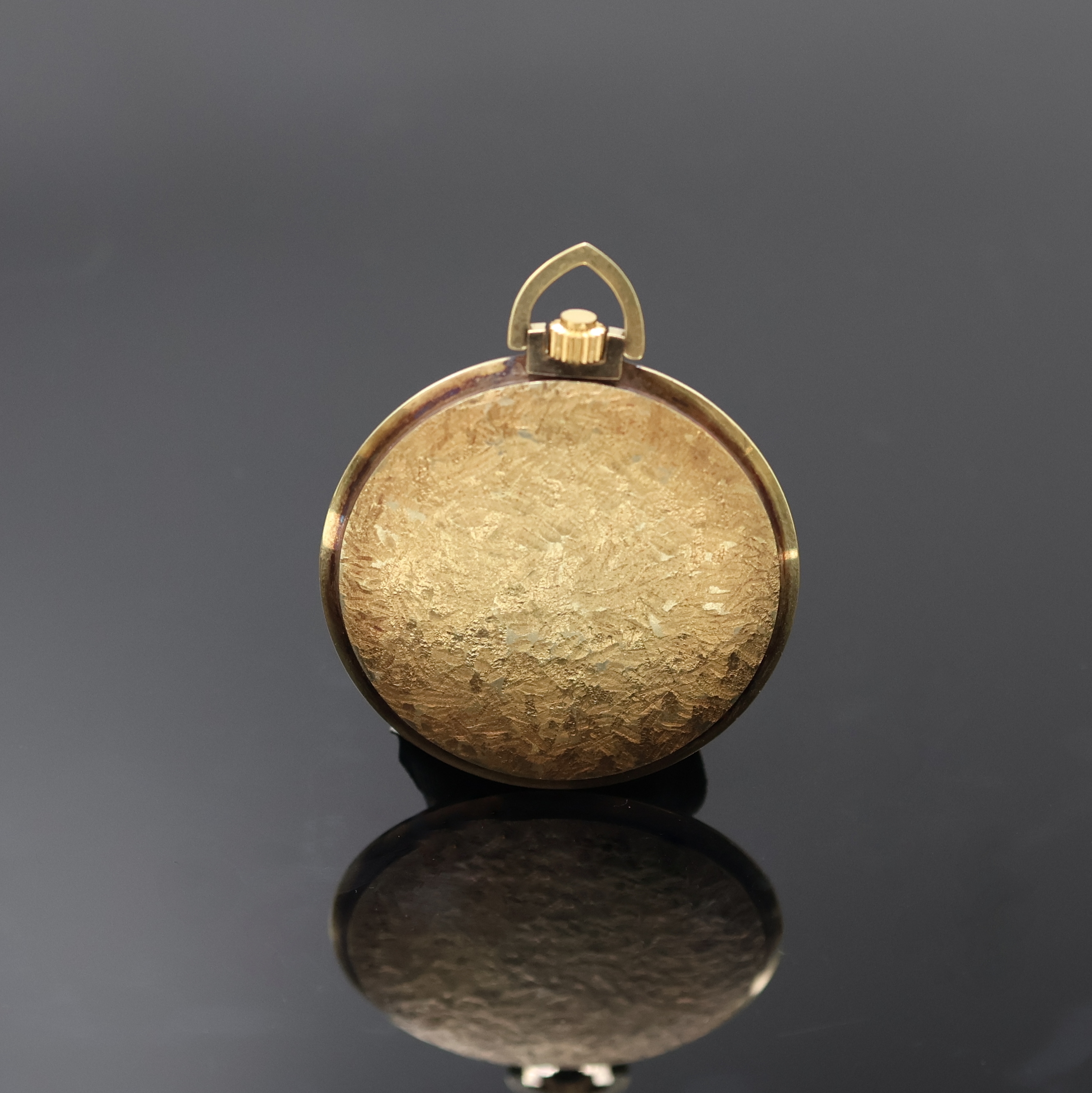 Detail c: CERTINA Frackuhr in GG 585/000, Handaufzug, Schweiz um 1975, strukturiertes Geh., Boden aufgedr., silb. Zifferbl. m. aufgel. Indizes, 17 St. ...