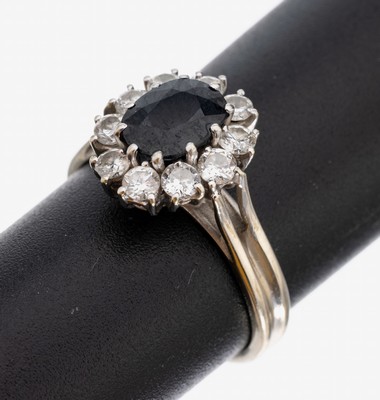 Image 26952915 - 18 kt Gold Saphir-Brillant-Ring, WG 750/000, ovalfacett. Saphir ca. 1.00 ct, umgeben ...