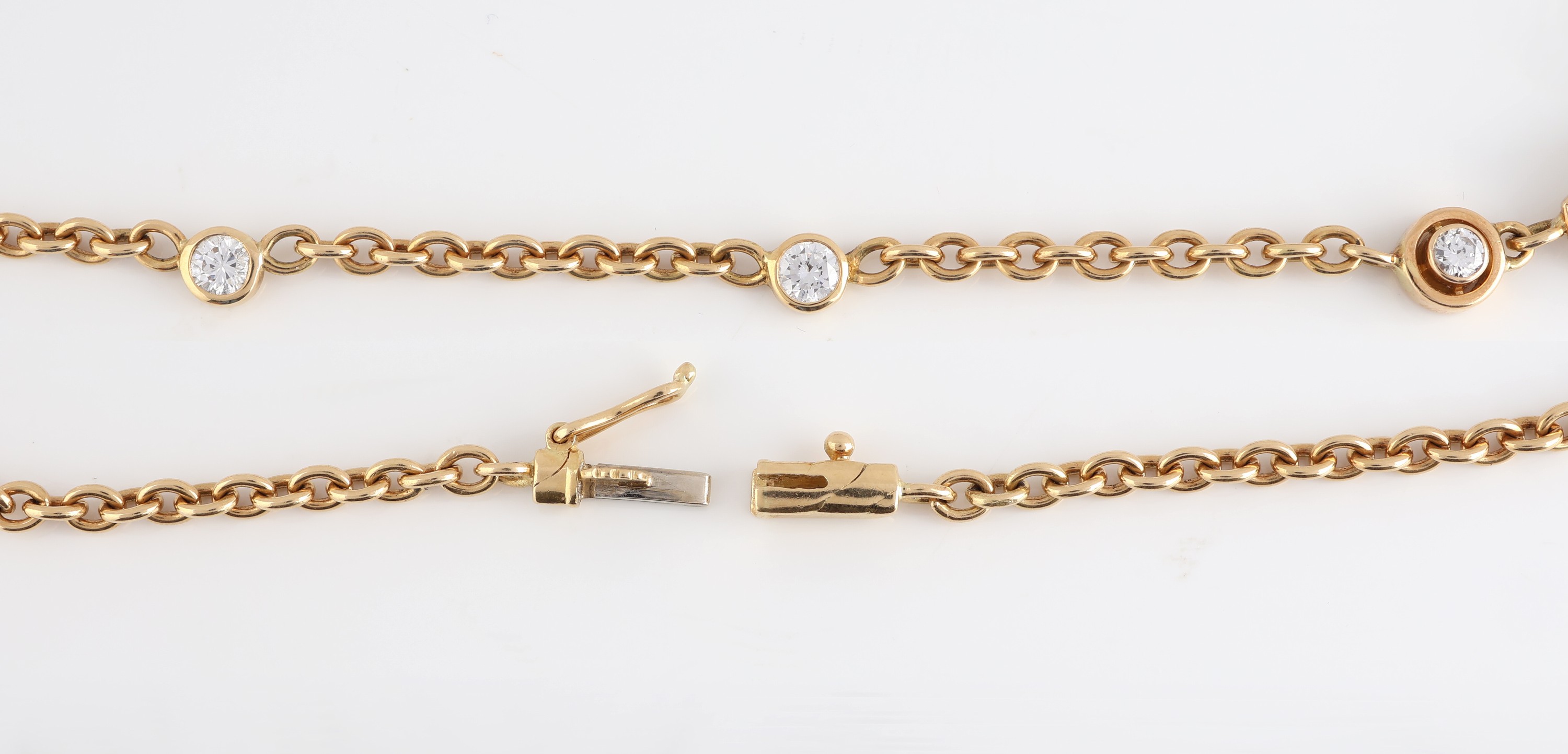 Detail c: Exklusives 18 kt Gold Smaragd-Brillant- Collier, GG 750/000, Mittelteil bes. mit 3 ovalfacett. und 48 rundfacett. Smaragden zus. ca. 9.00 ct, 26 ...