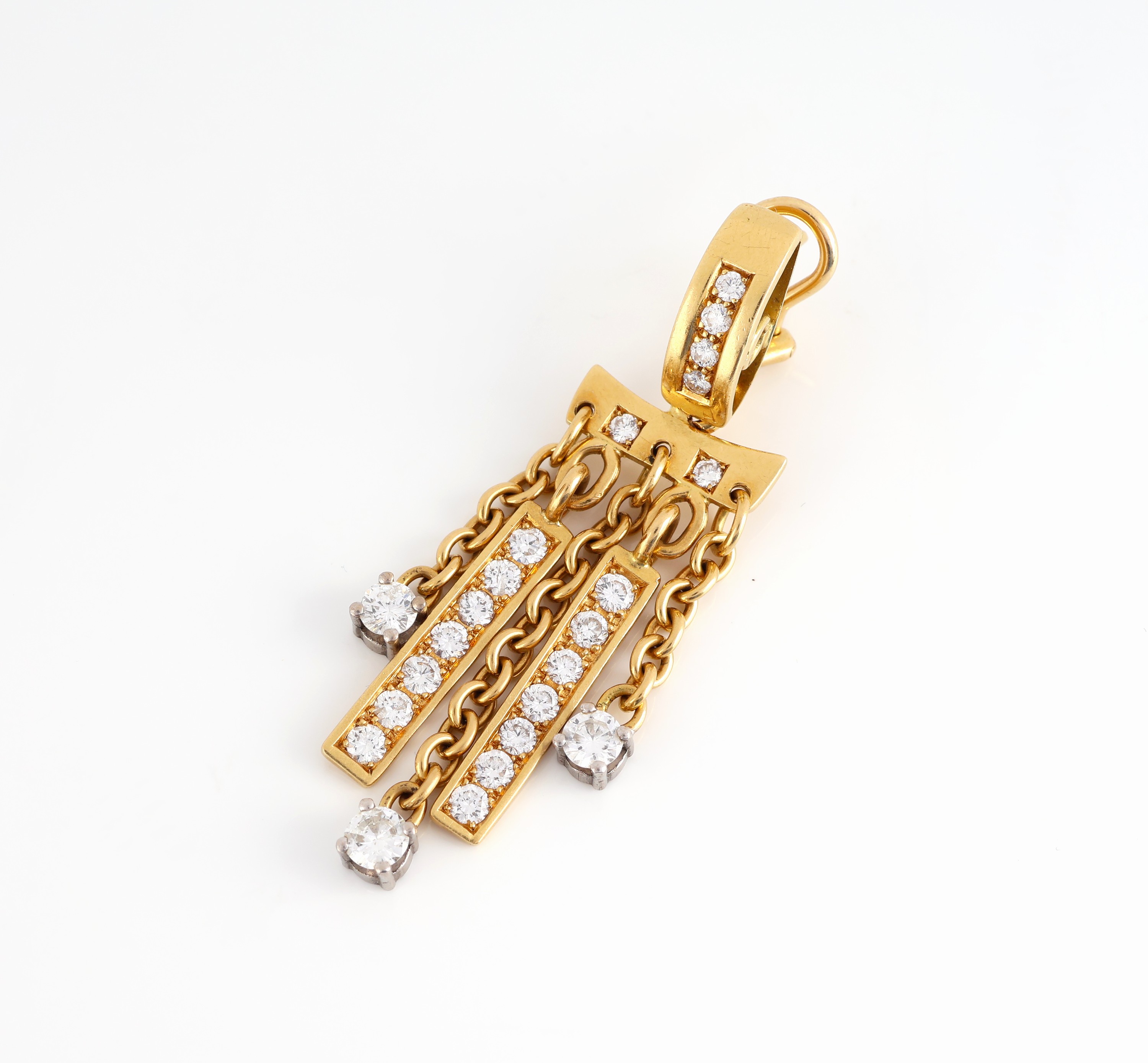 Detail a: Paar 18 kt Gold Brillant-Ohrstecker, GG 750/000, 46 Brillanten zus. ca. 3.0 ct feines Weiß/vs-si, ausgefallenes Design mit Stäben und ...