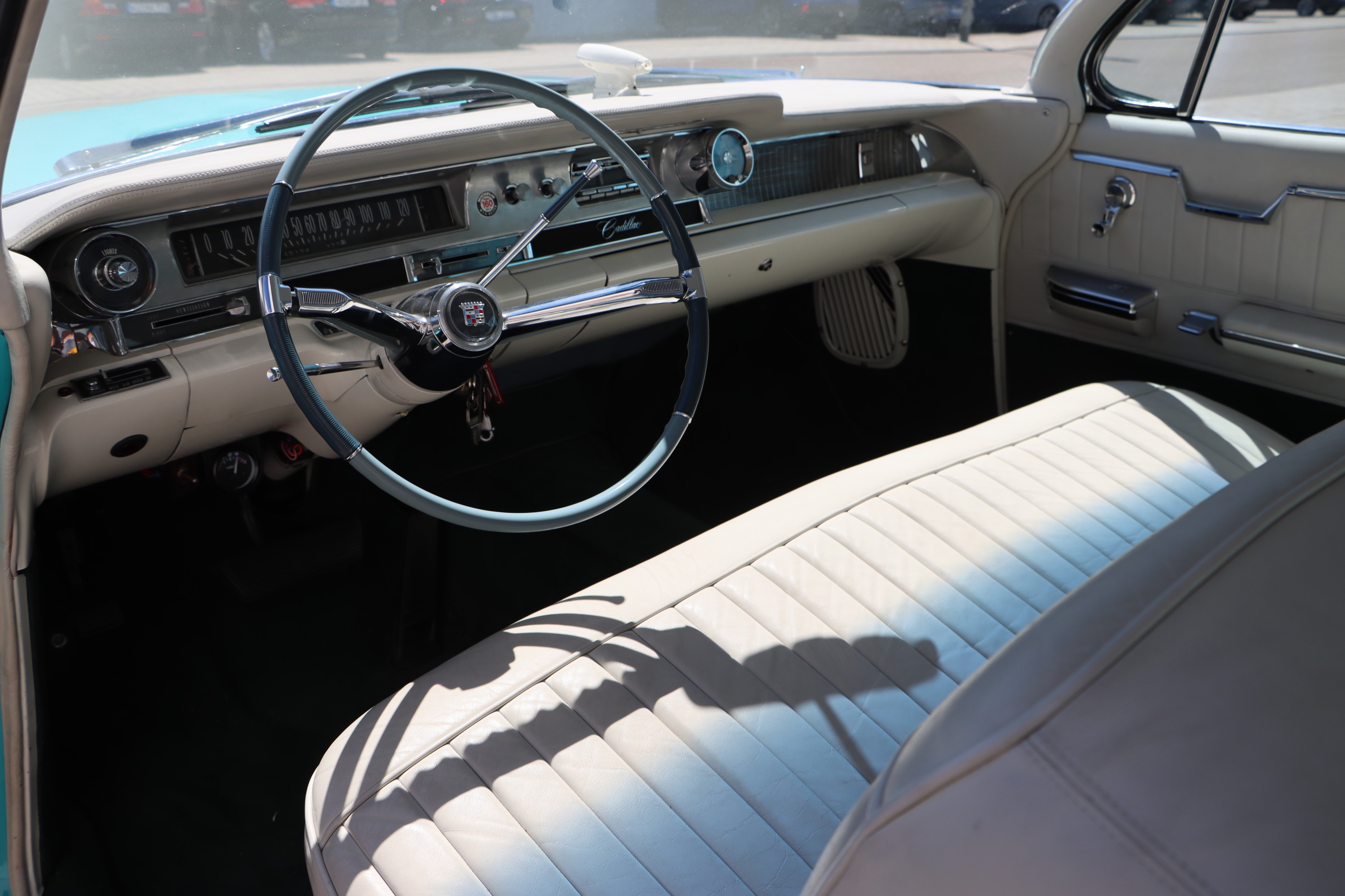 Detail d: Cadillac Serie 62 Coupé de Ville, Fahrgestellnummer: 62G072982, EZ 07/1962, 2 Halter im deutschen Brief eingetragen, Laufleistung ca. 45.155 miles, ...